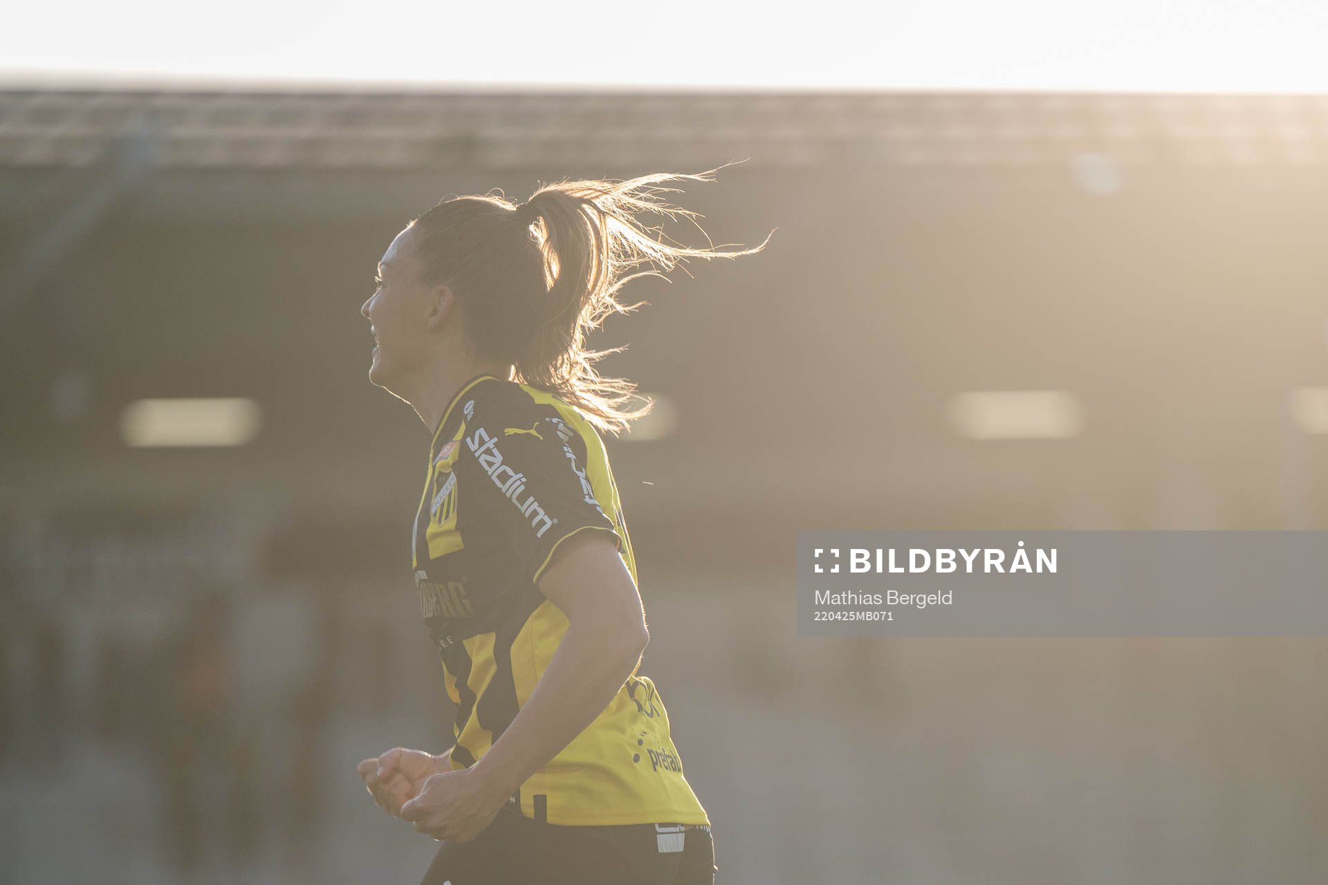 Häckens Johanna Ryttning Kaneryd jublar