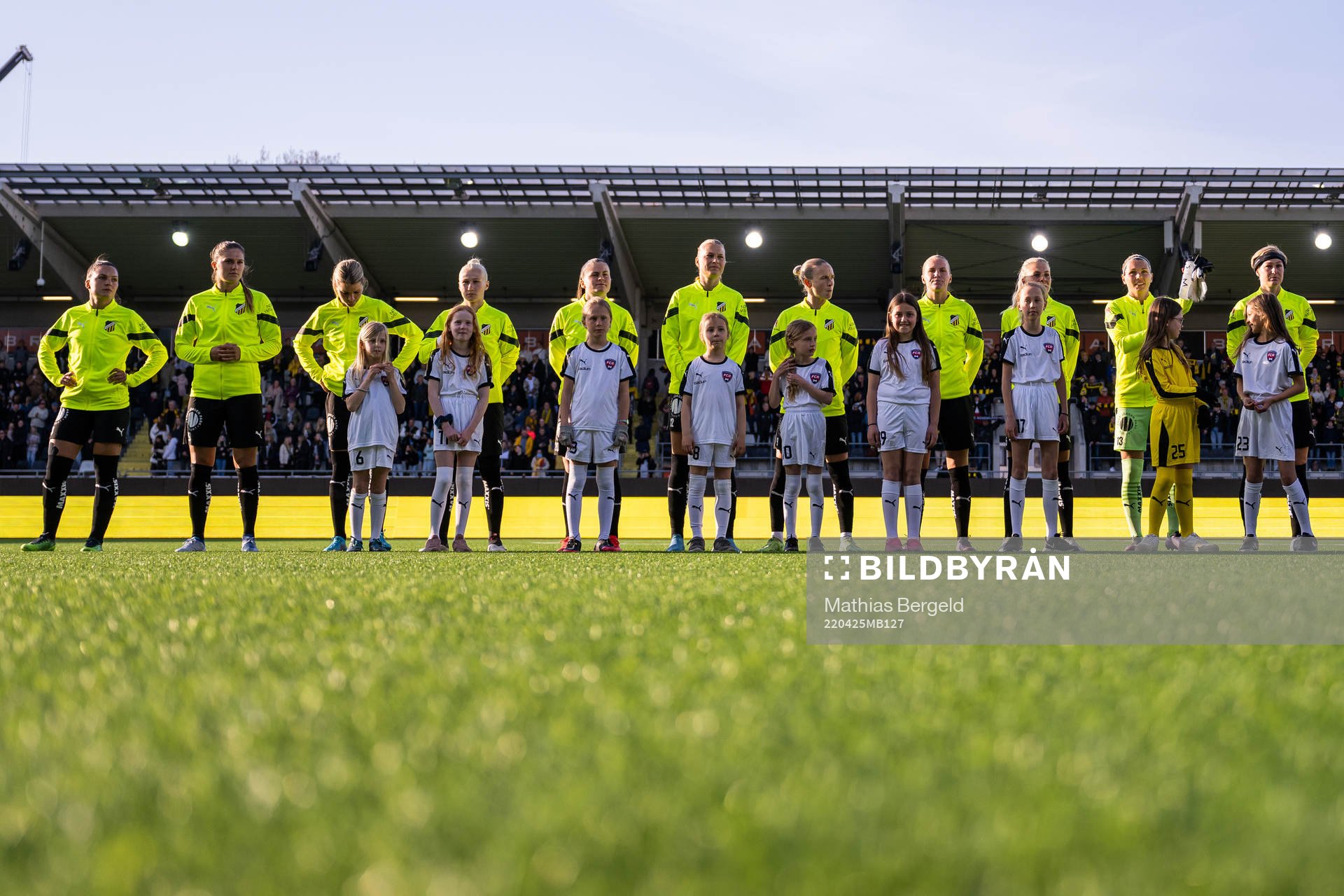 Häckens spelare vid line up