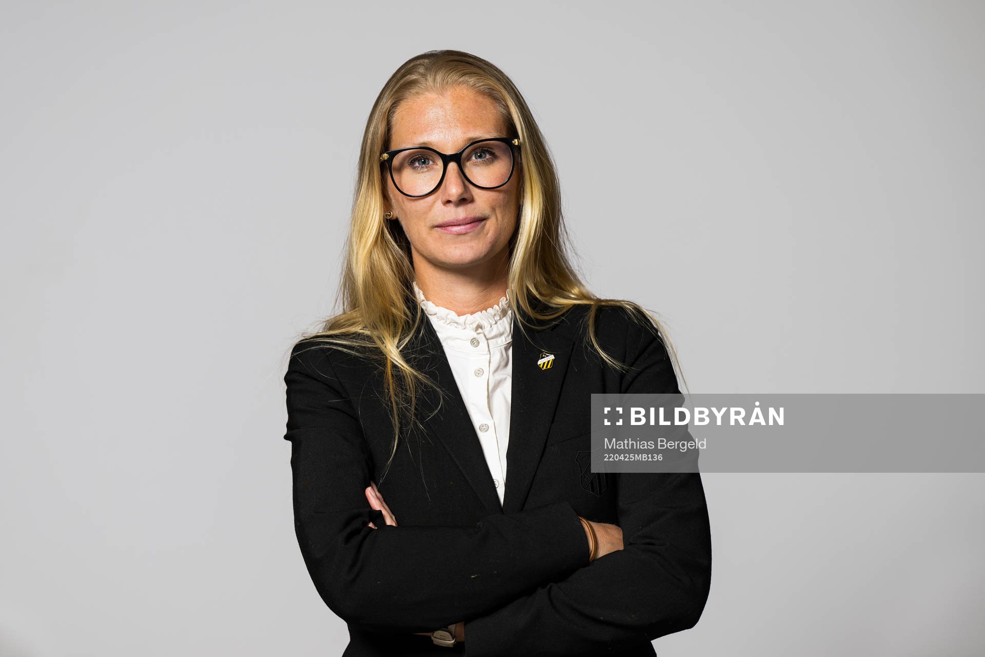 Vice styrelseordförande Siri Mårtensson Hjälmberg under en porträttfotografering med Häcken den 25 april 2022 i Göteborg. Editors note: Bilden är manipulerad, objekt har tagits bort på bakgrunden.