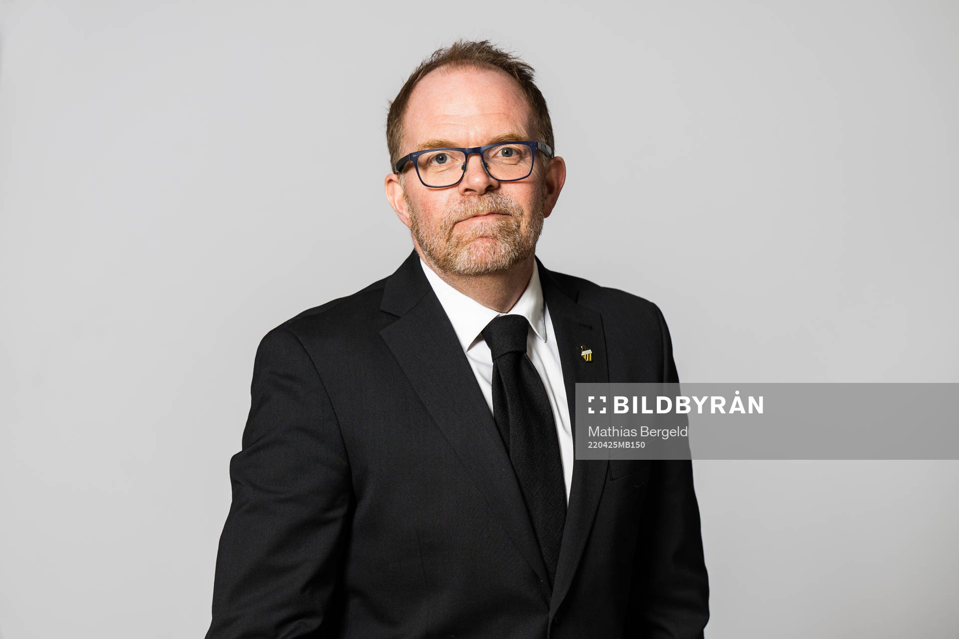 Styrelseordförande Anders Billström under en porträttfotografering med Häcken den 25 april 2022 i Göteborg. Editors note: Bilden är manipulerad, objekt har tagits bort på bakgrunden.