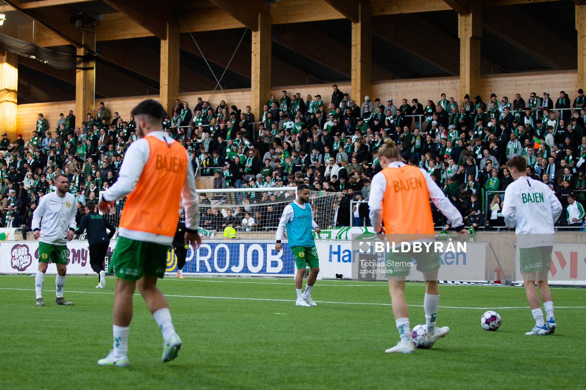 Hammarbys spelare värmer upp