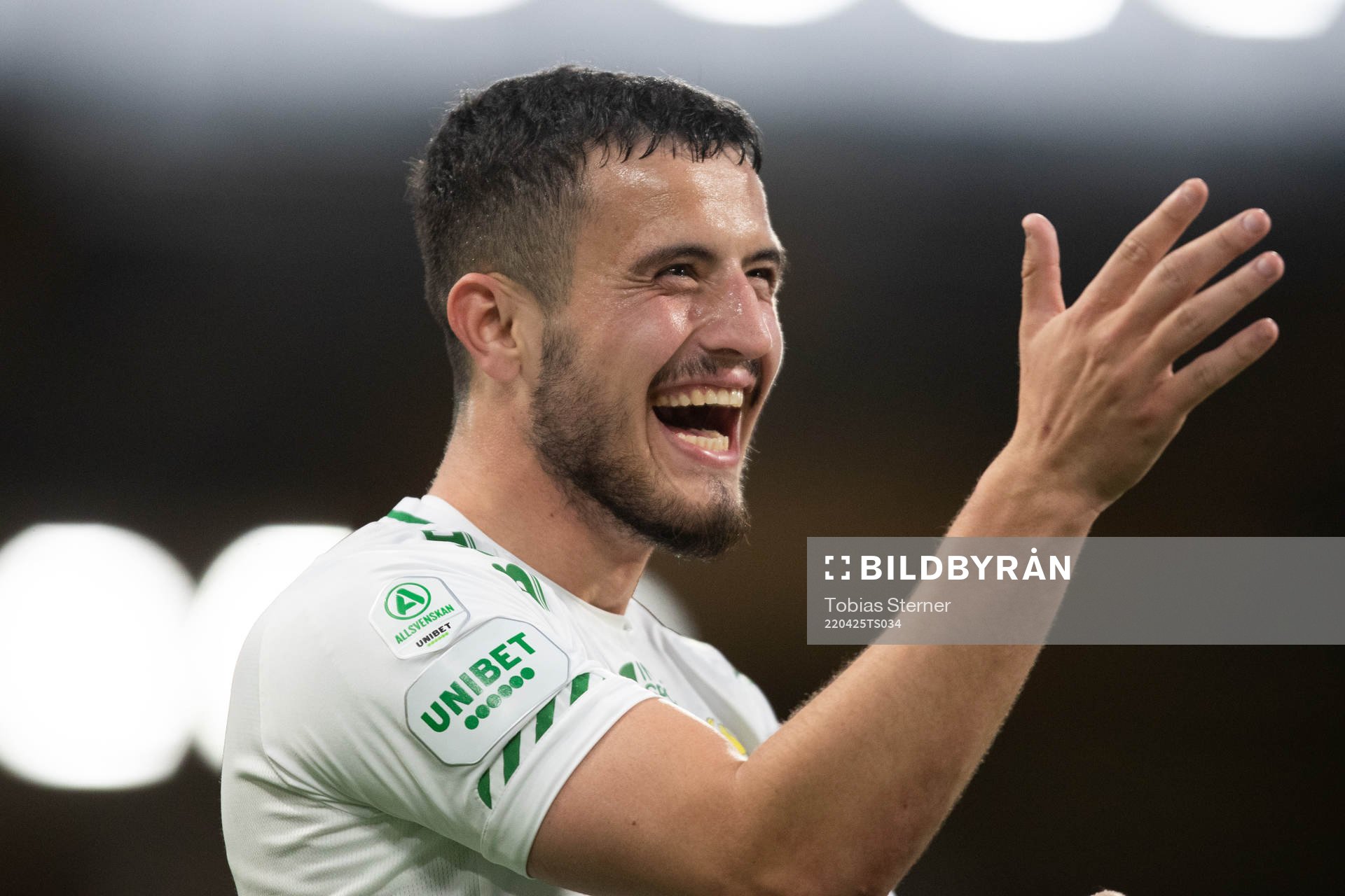Hammarbys Astrit Selmani jublar