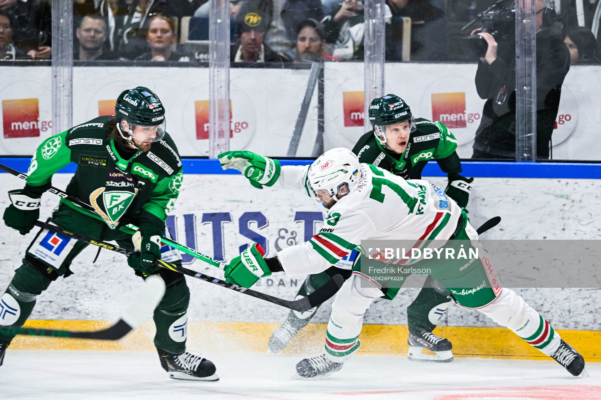 Färjestads Linus Johansson och Rögles Valtteri Kemiläinen