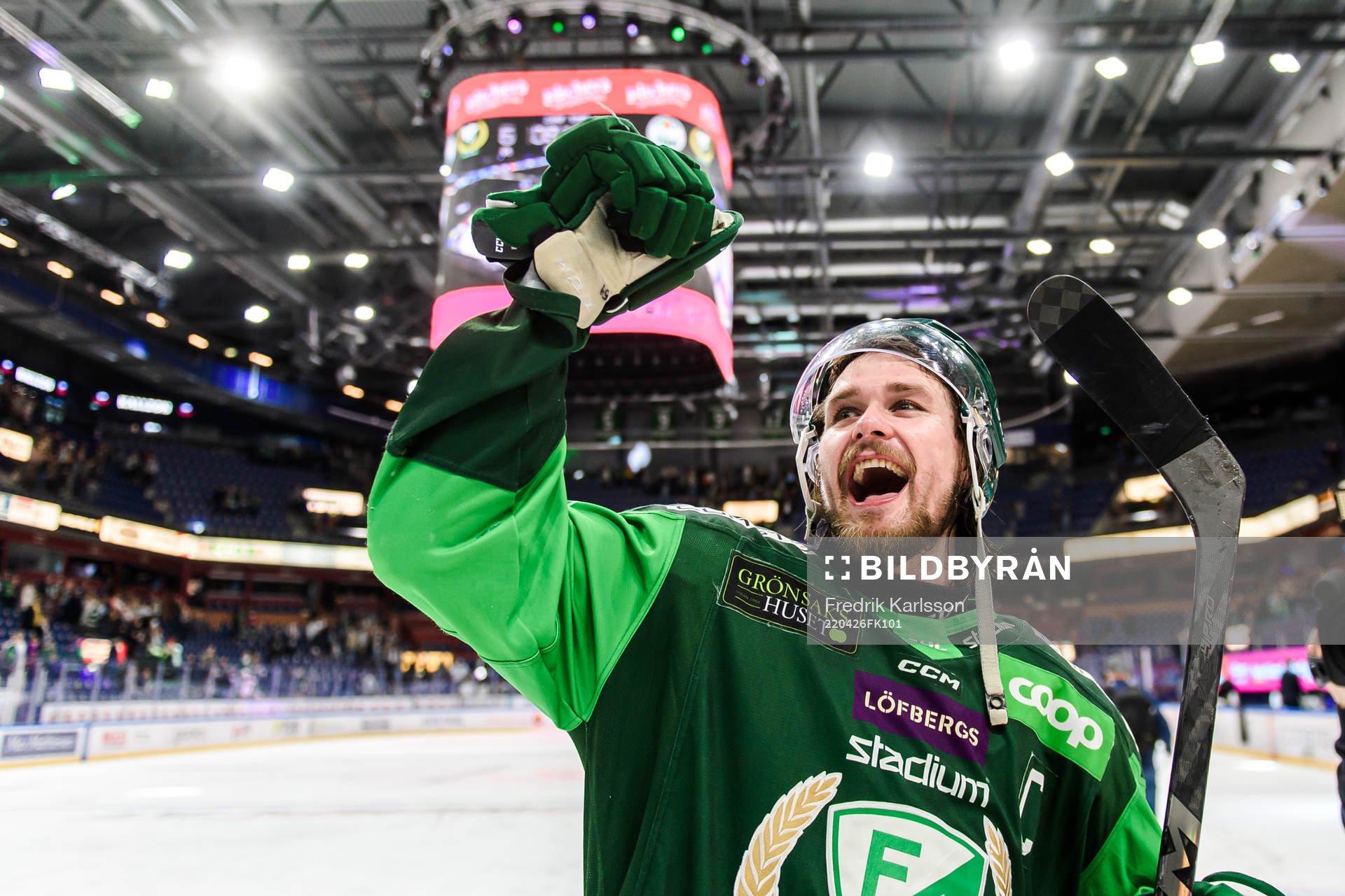 Färjestads Linus Johansson jublar