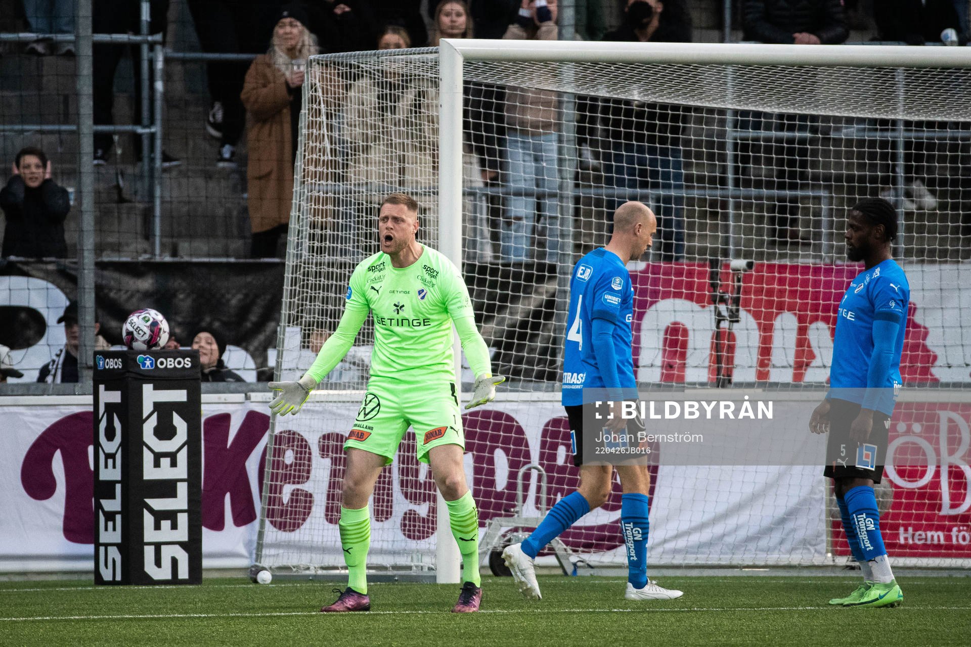 Halmstads målvakt Malkolm Nilsson Säfqvist jublar