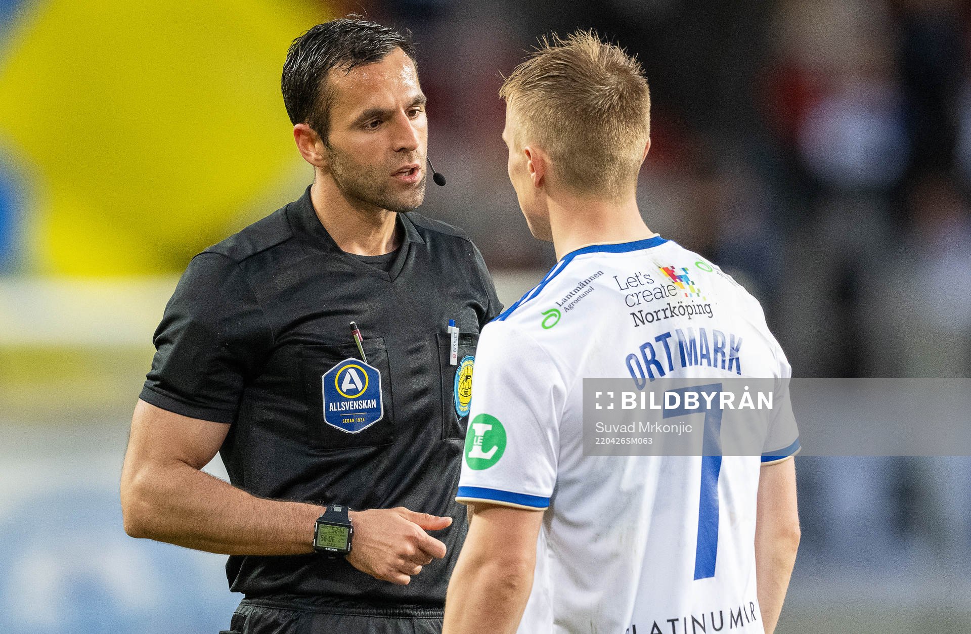 Domare Granit Maqedonci och IFK Norrköpings Jacob Ortmark
