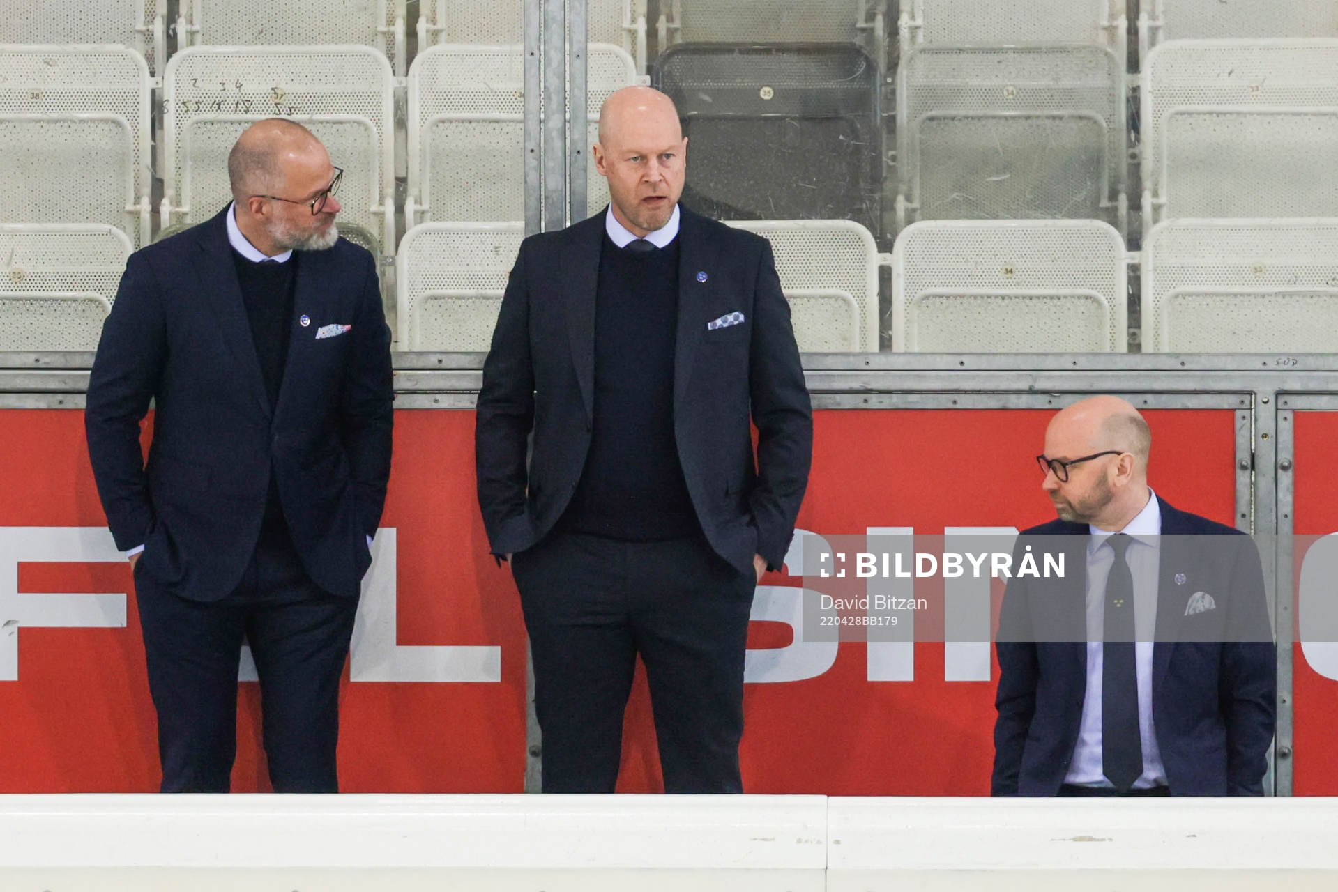 Assistant coach Markus Åkerblom, assistant coach Marcus