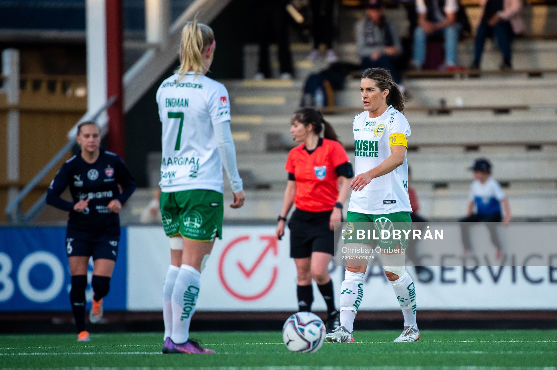 Hammarbys Adelina Engman och Hanna Folkesson