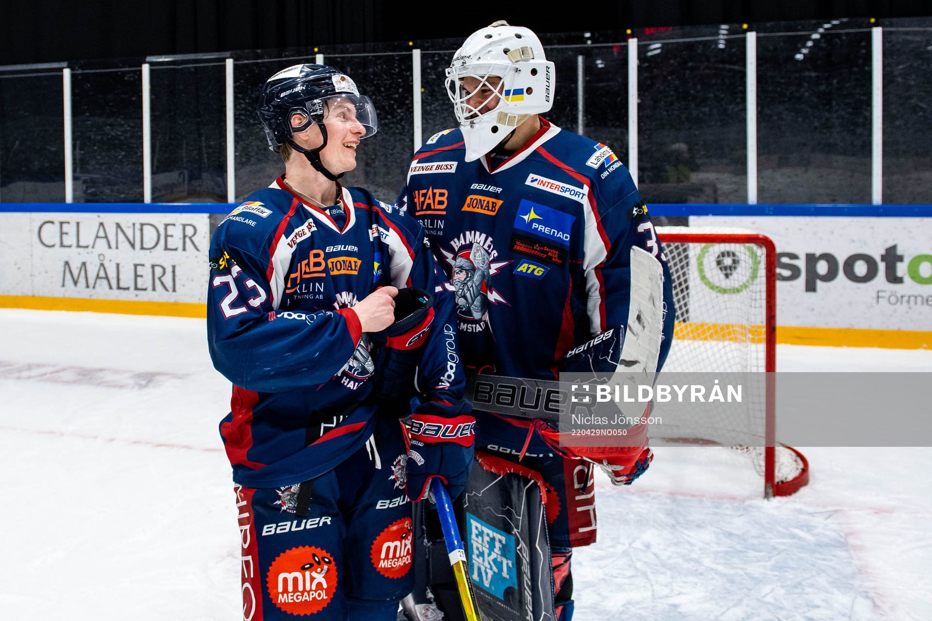 Halmstads Alexander Edström och målvakt Jacob Crespin