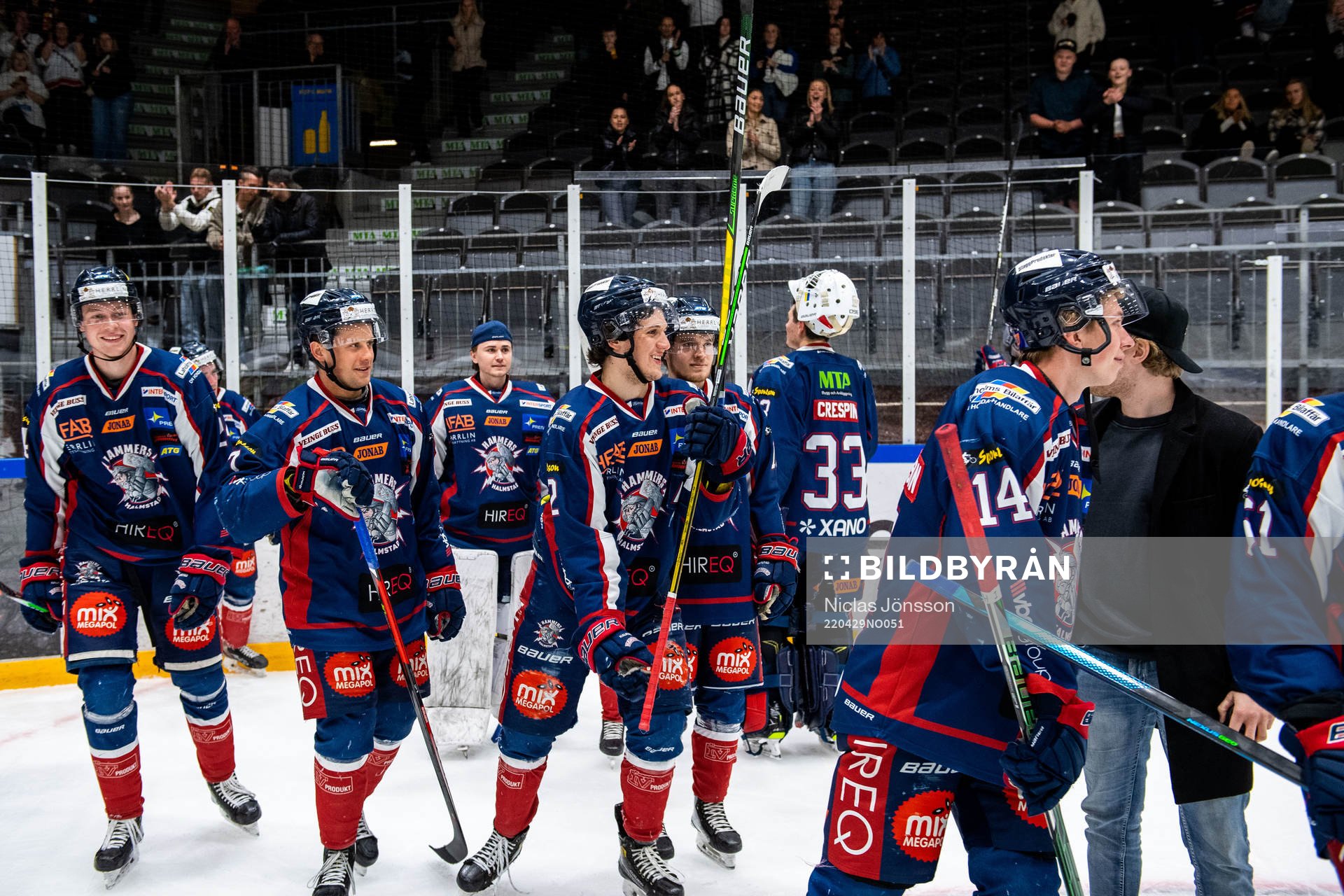 Halmstads Victor Gagic jublar med lagkamrater