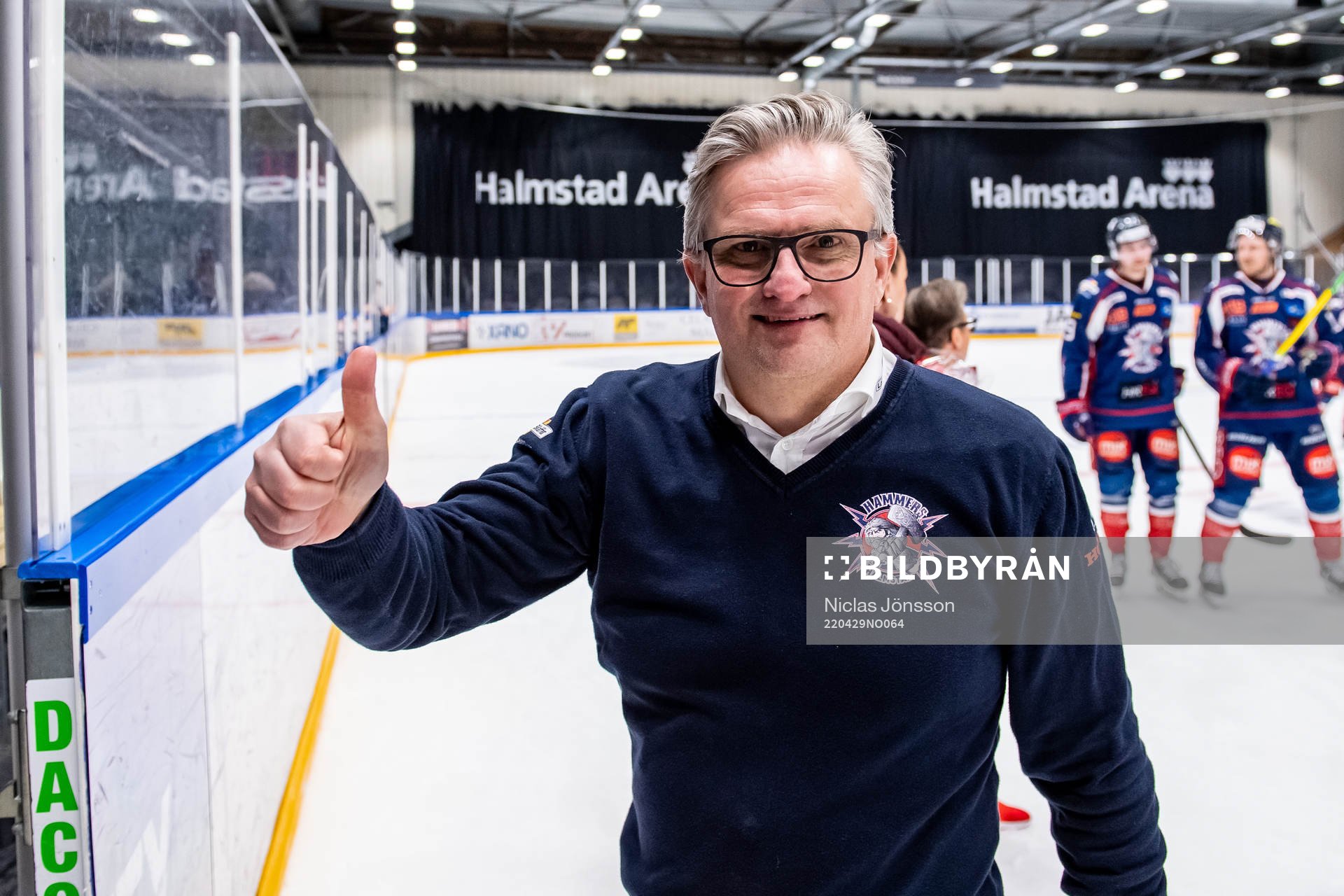 Halmstads tränare Fredrik Johansson jublar