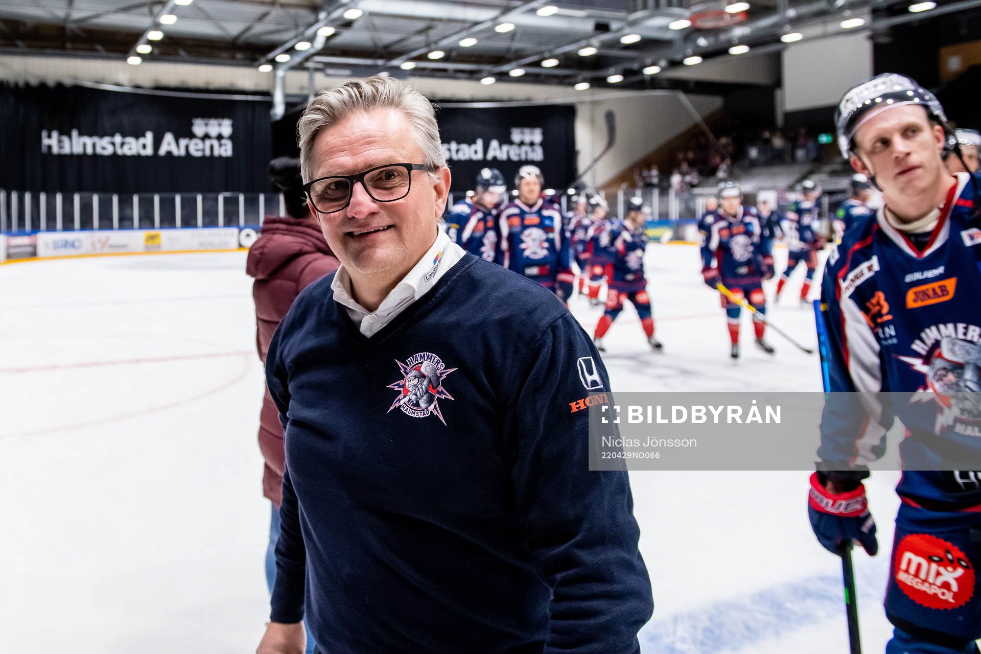 Halmstads tränare Fredrik Johansson jublar