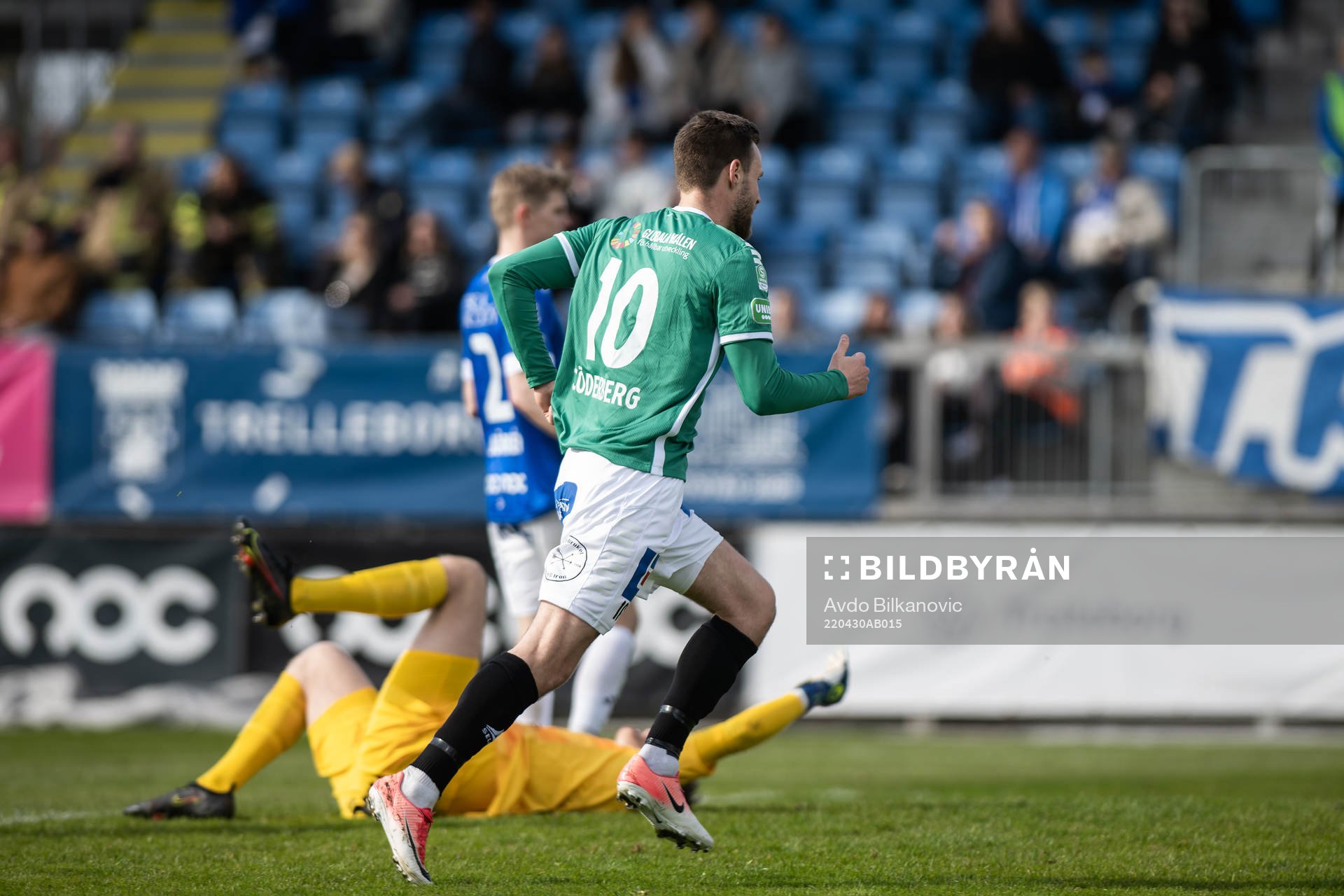 Brages Niklas Söderberg jublar