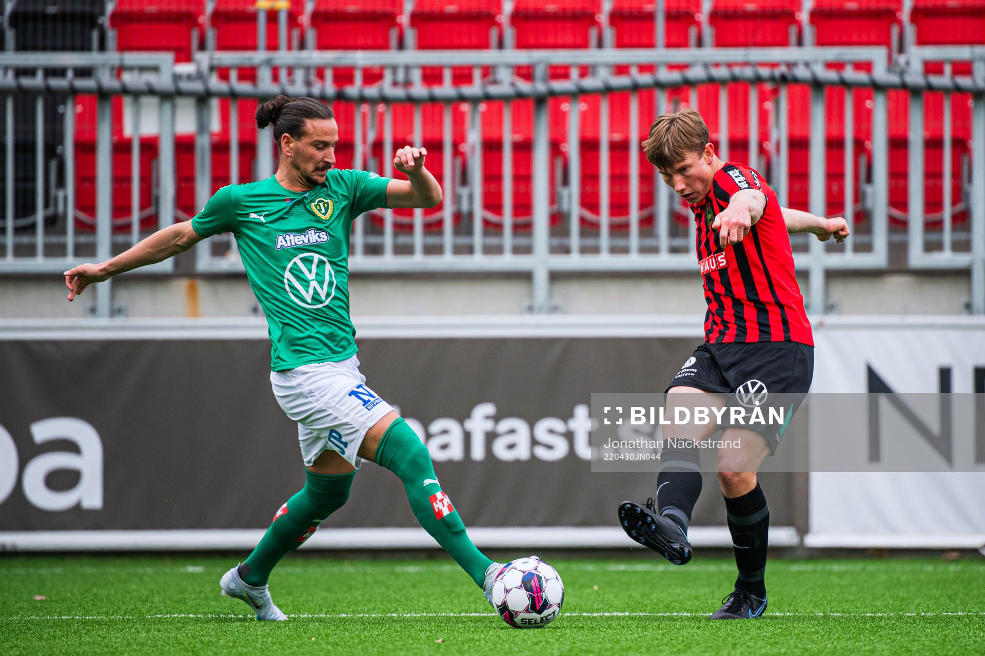 Brommapojkarnas Robin Frej och Jönköpings Edin hamidovic