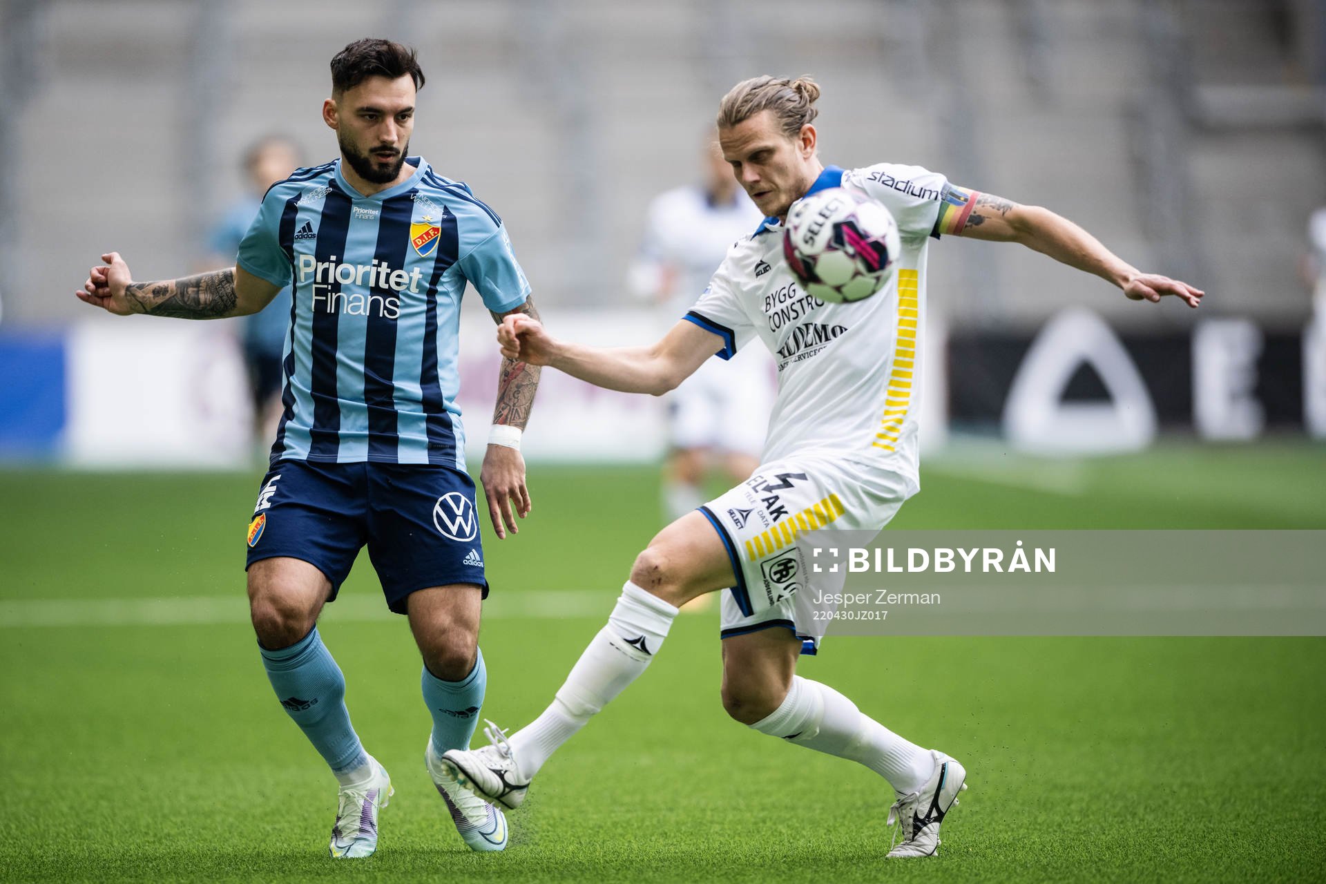 Djurgårdens Sead Haksabanovic och Sirius Tim Björkström