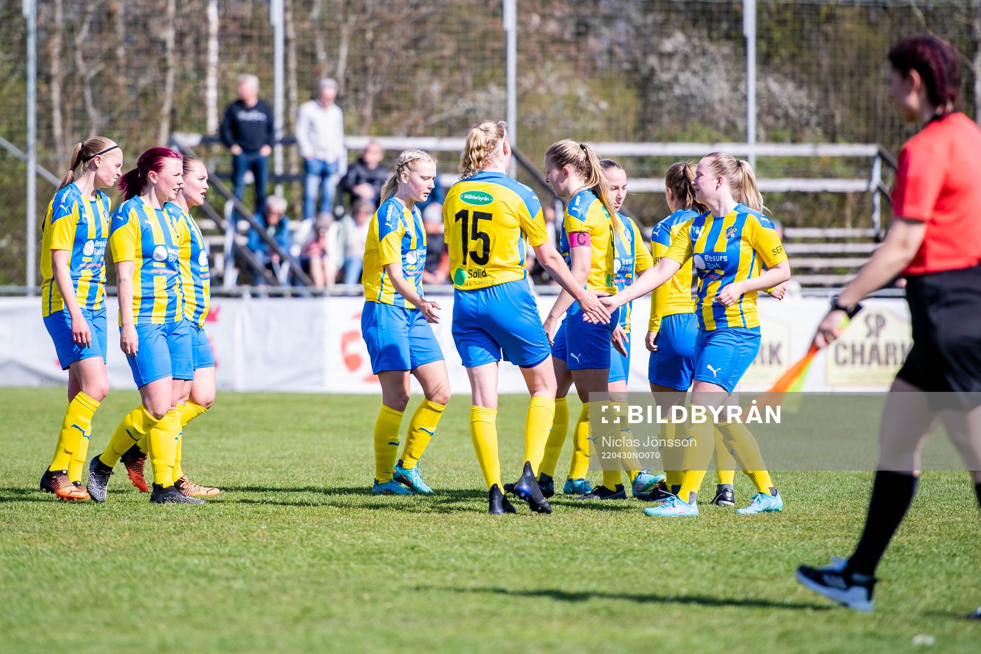 Eskilsminnes spelarna jublar