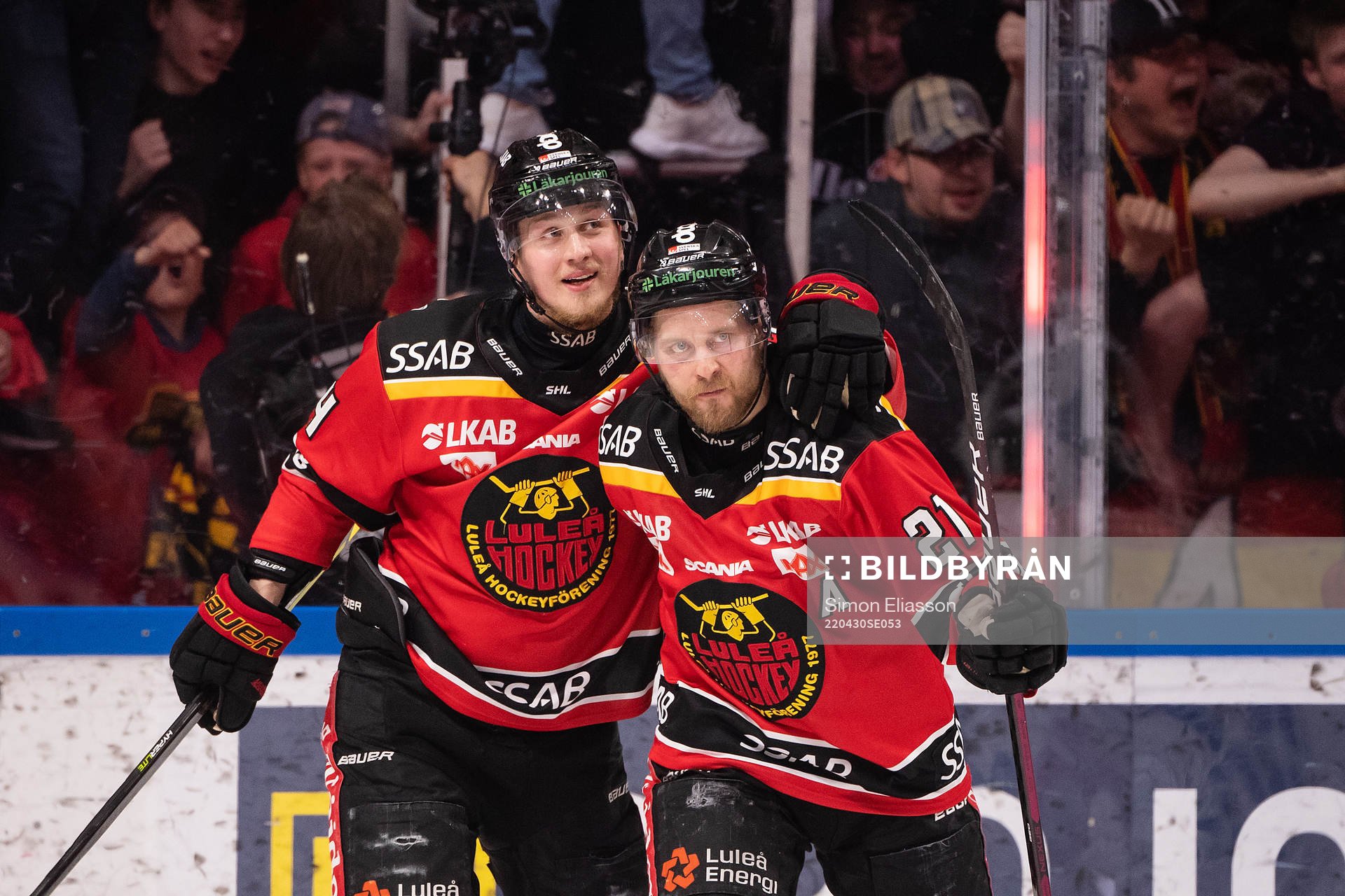Luleås Jonas Berglund och Juhani Tyrväinen jublar
