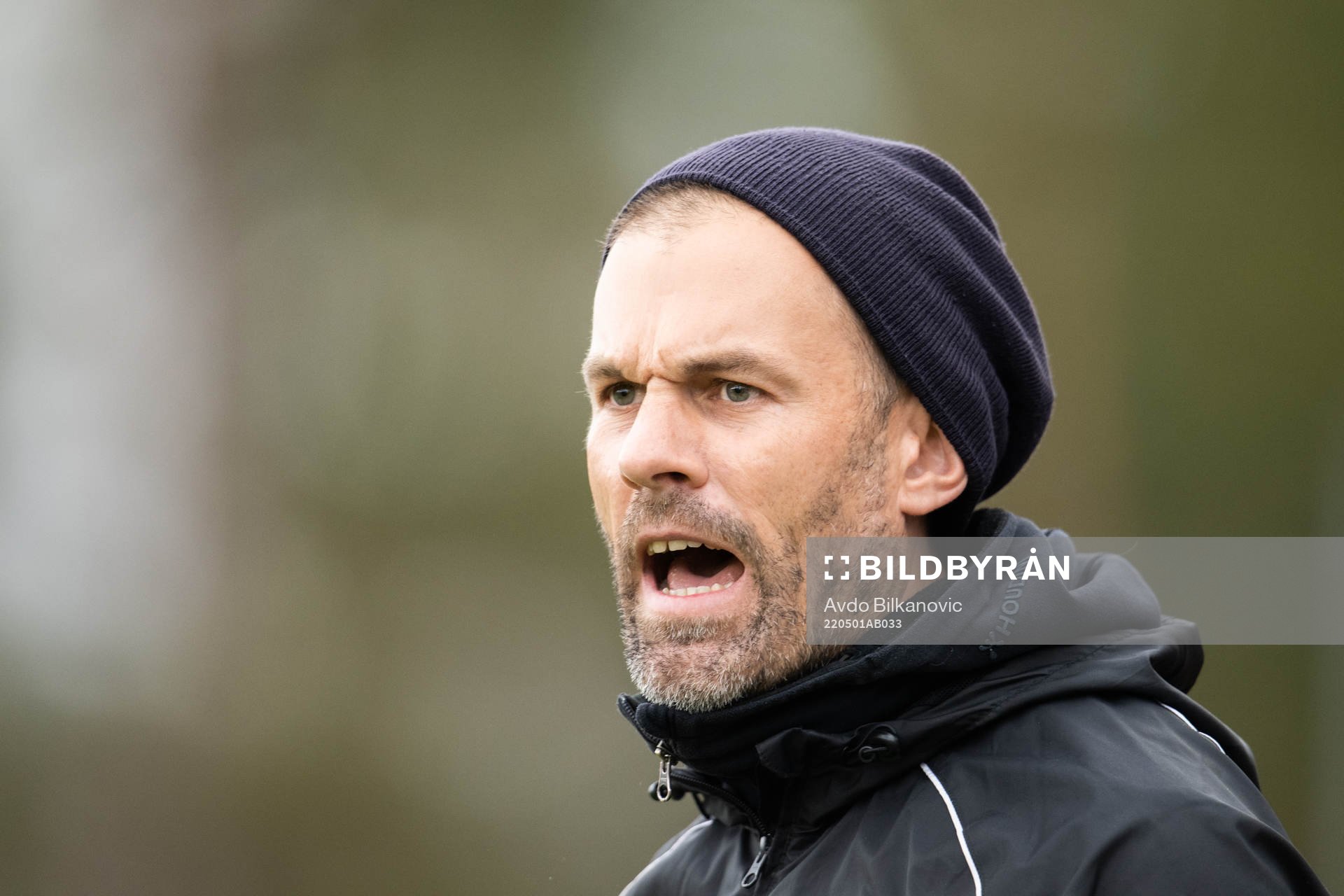 Vittsjös tränare Ulf Kristiansson under fotbollsmatchen i Damallsvenskan mellan Vittsjö och Häcken den 1 maj 2022 i Vittsjö. 