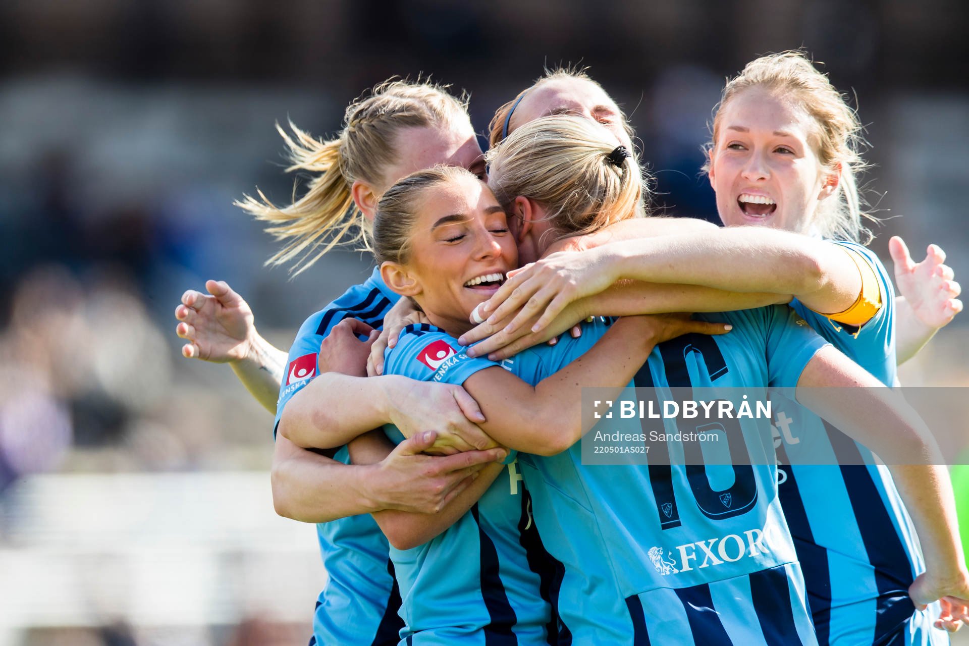 Djurgårdens StinaLisa Johansson gör 1-0 och jublar med