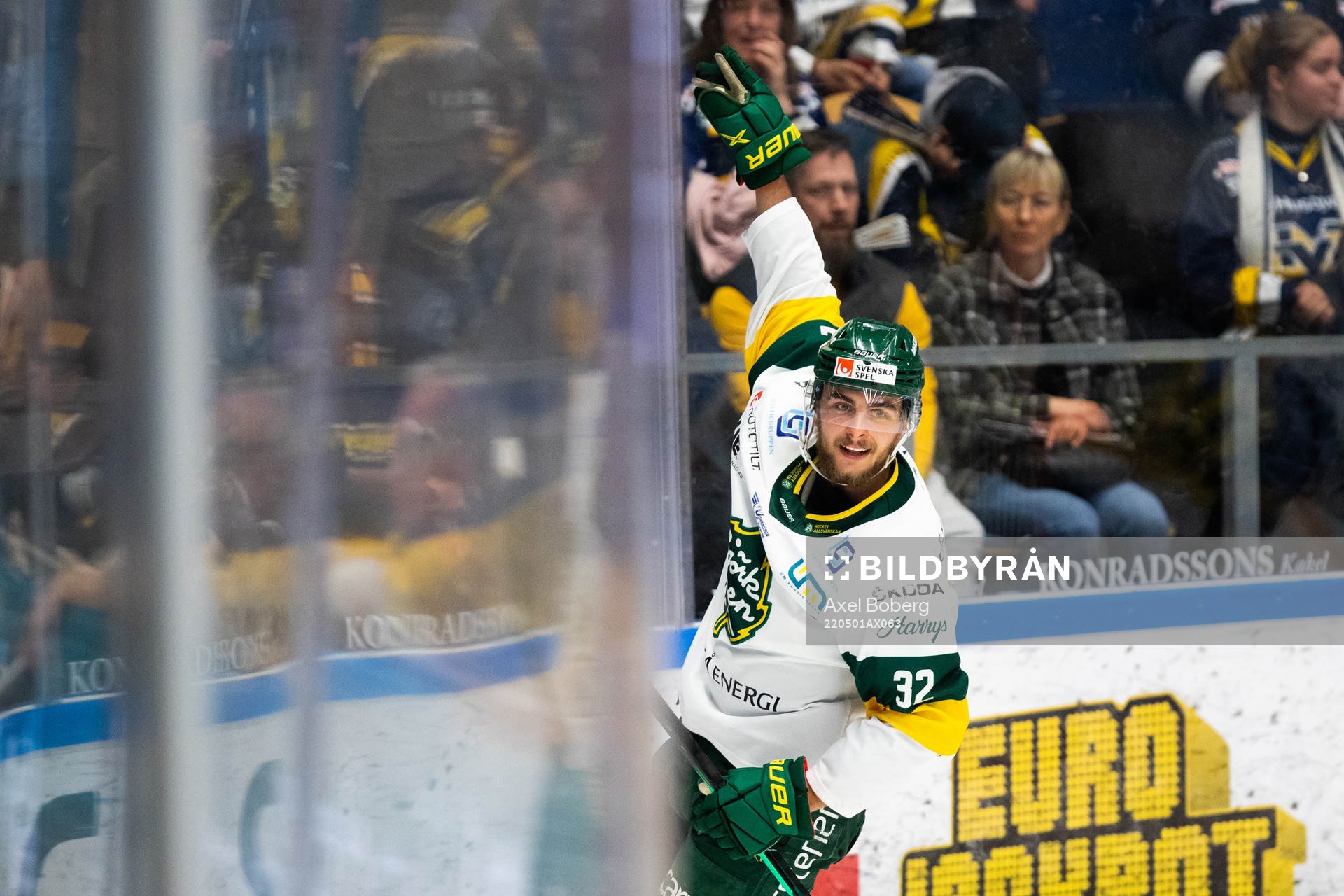 Björklövens Jacob Olofsson jublar