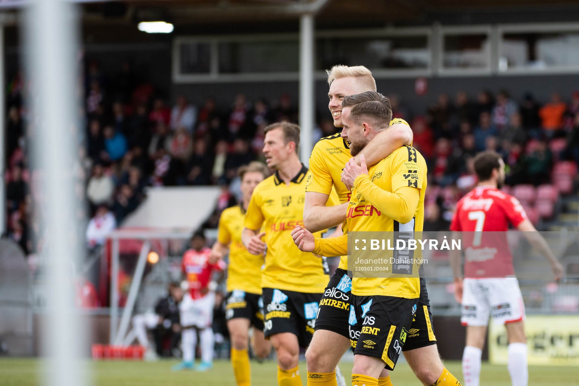 Elfsborgs Sveinn Gudjohnsen och Rasmus Alm jublar