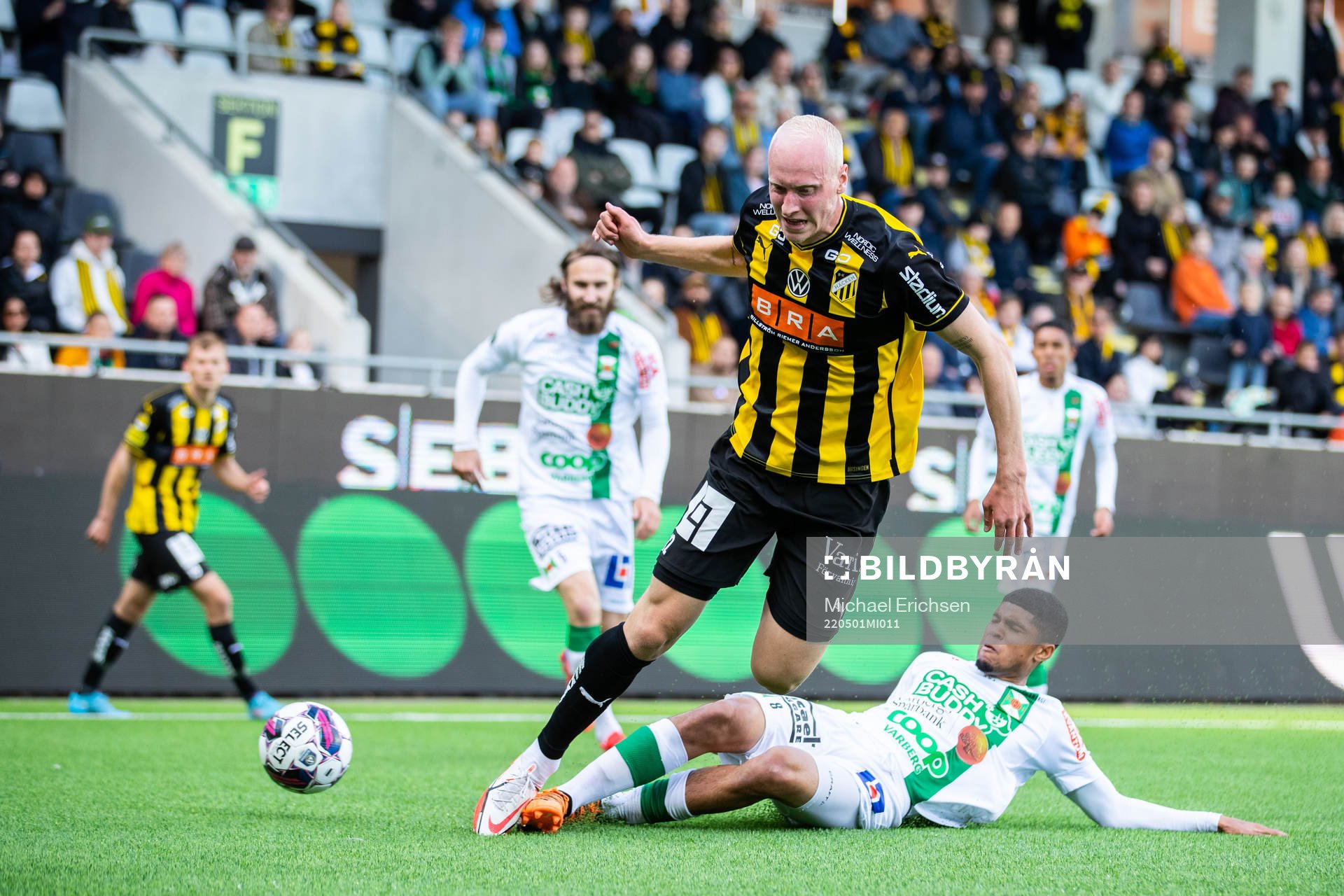Häckens Valgeir Fridriksson och Varbergs Luke Le Roux