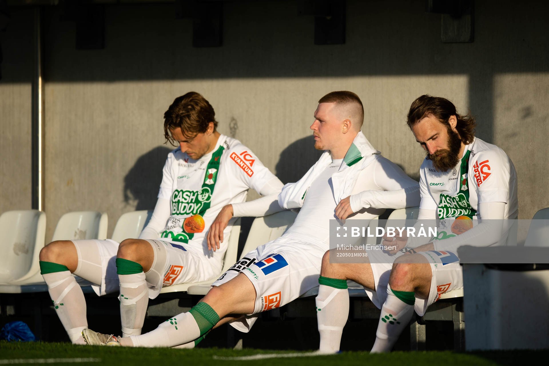 Varbergs Anton Liljenbäck och Oskar Sverrisson deppar