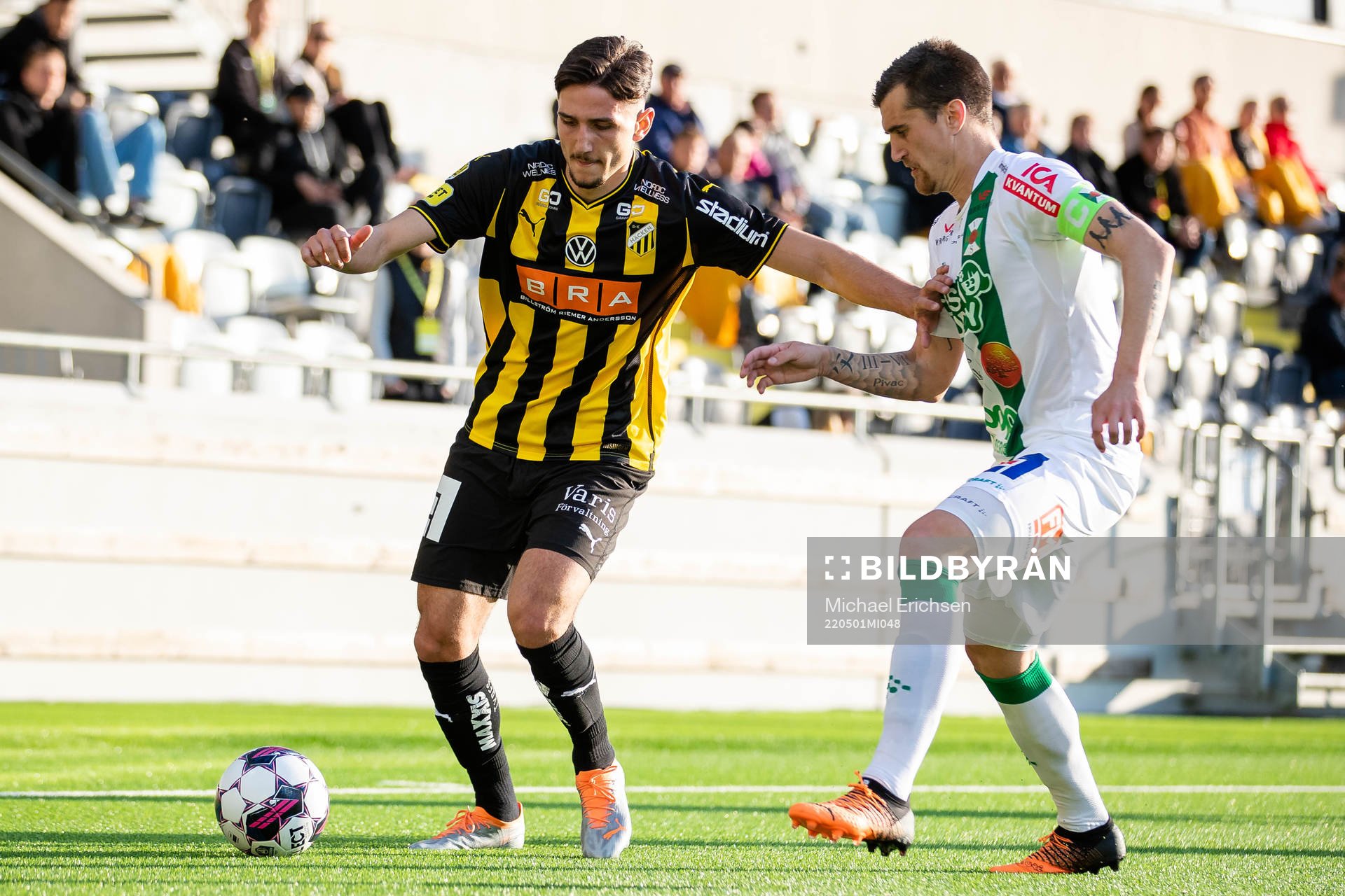 Häckens Filip Trpcevski och Varbergs Jon Birkfeldt