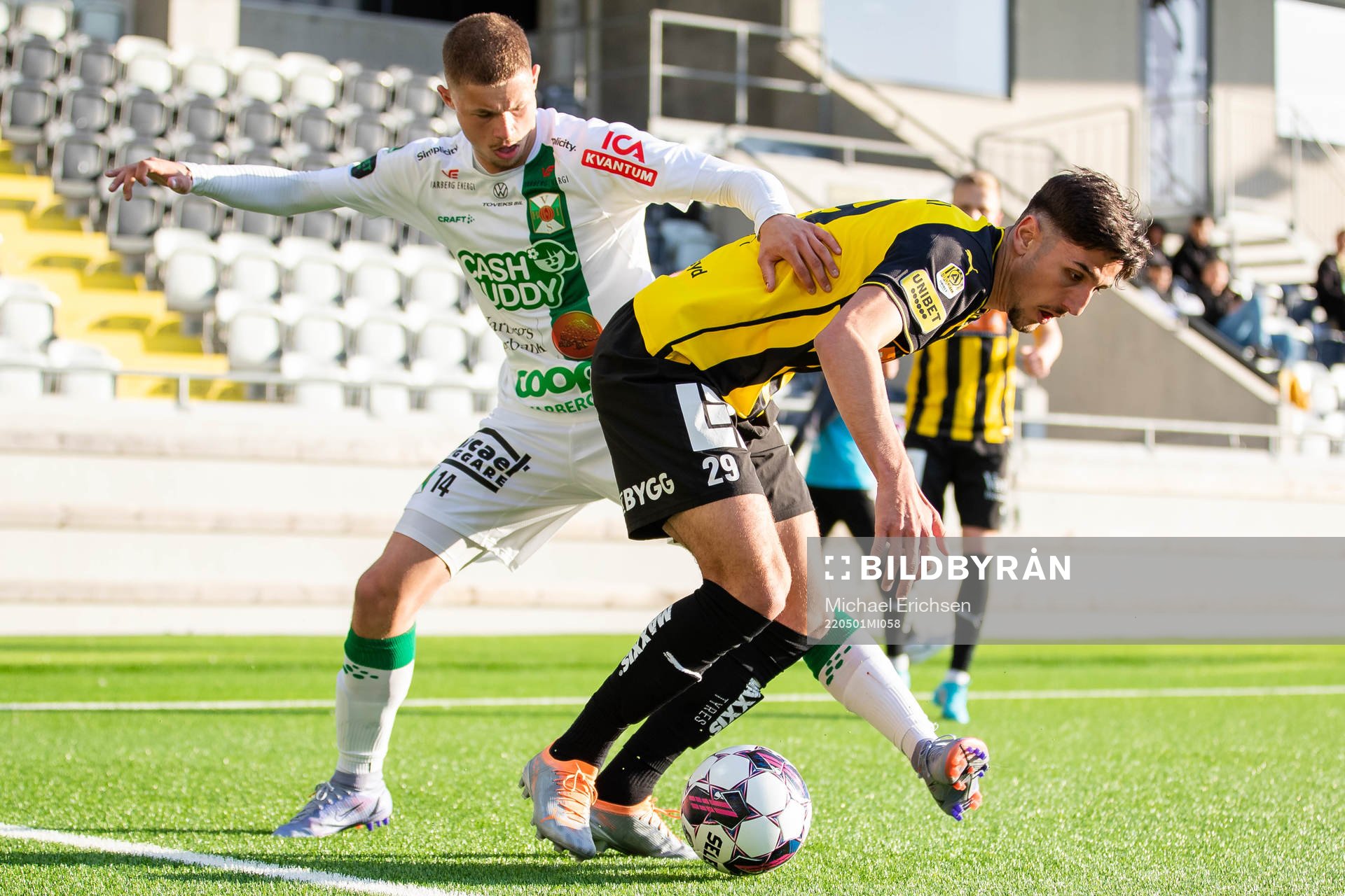 Varbergs Oliver Alfonsi och Häckens Filip Trpcevski