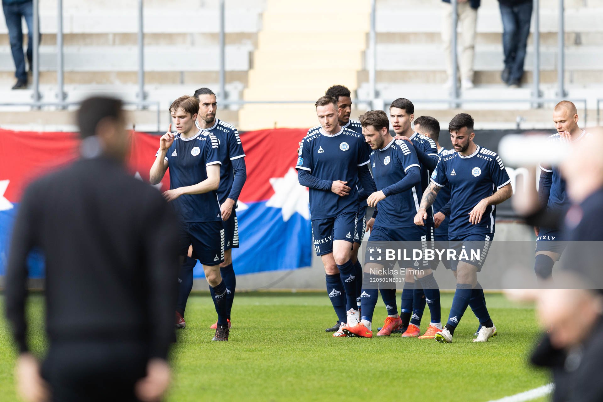 Utsiktens jublar efter 1-0 under fotbollsmatchen i Superettan mellan Örgryte och Utsikten den 1 maj 2022 i Göteborg. 