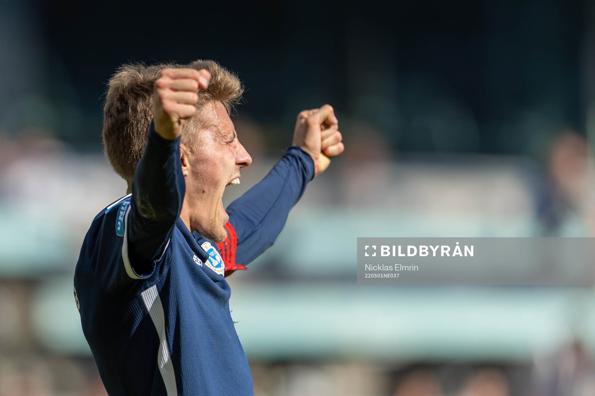 Utsiktens Erik Westermark jublar efter fotbollsmatchen i Superettan mellan Örgryte och Utsikten den 1 maj 2022 i Göteborg. 