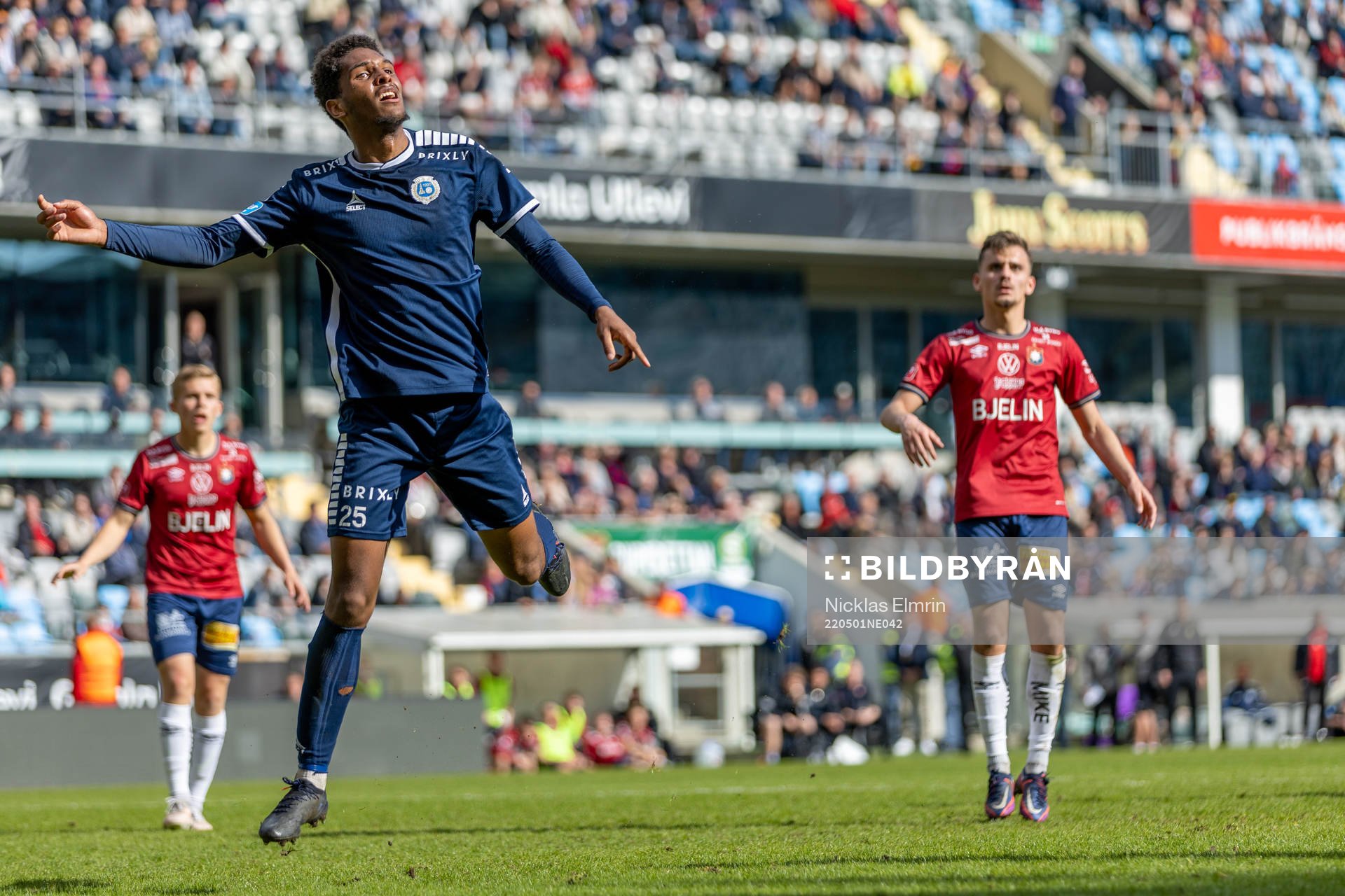 Utsiktens Michel Konradsen Ceide under fotbollsmatchen i Superettan mellan Örgryte och Utsikten den 1 maj 2022 i Göteborg. 