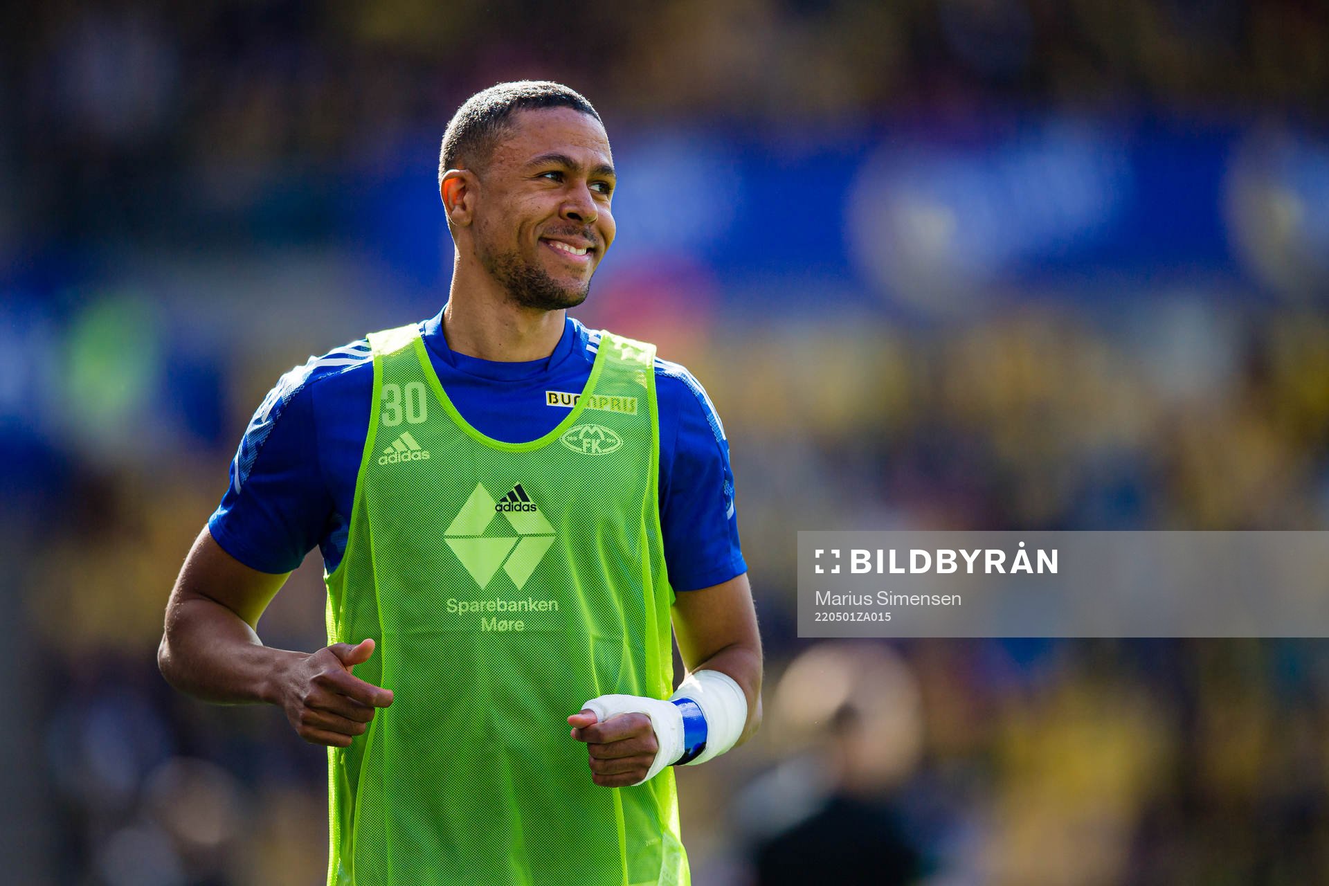 Mathis Gazoa Kippersund Bolly of Molde warms up