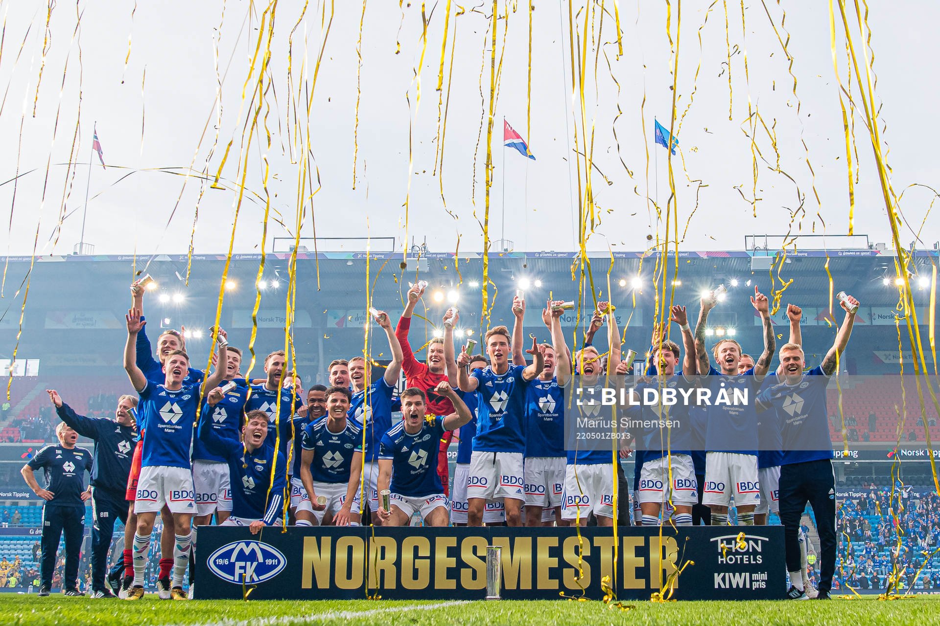 Players of Molde celebrates with the trophy
