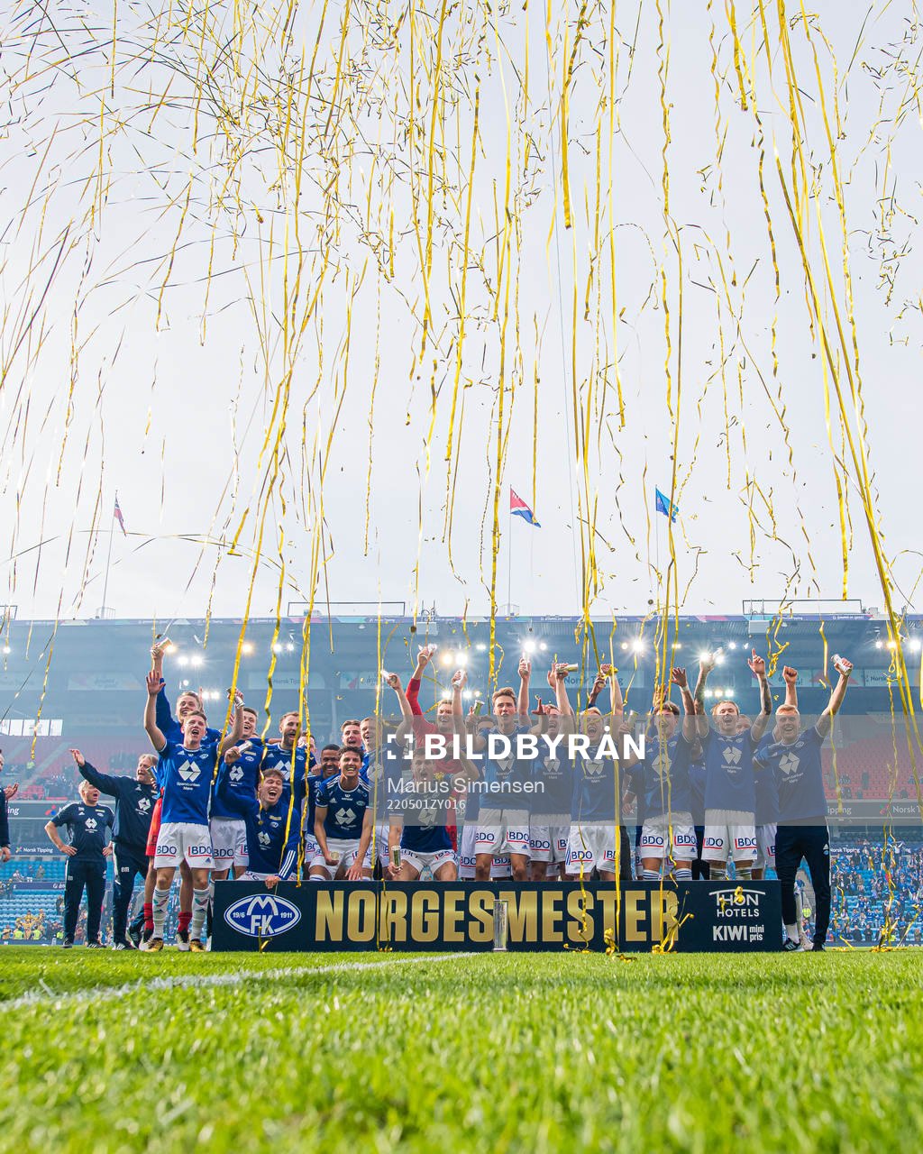 Players of Molde celebrates with the trophy
