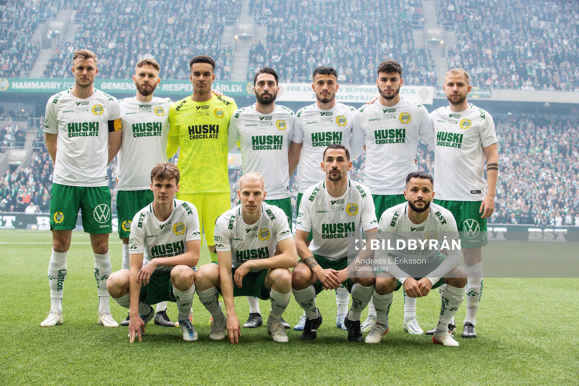 Hammarbys spelare ställer upp för en lagbild