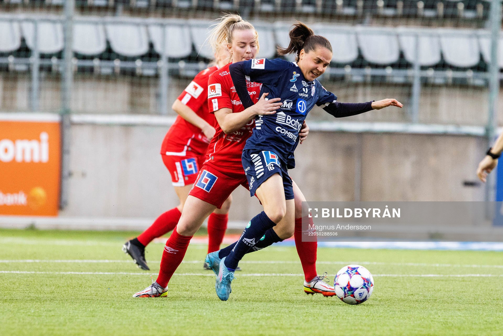 Örebros Berglind Ros Augustdottir och Linköpings Heidi