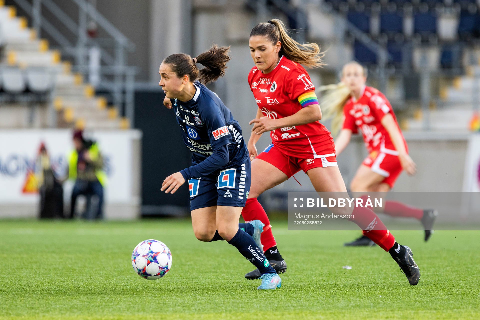 Linköpings Heidi Ellingsen och Örebros Carly Wickenheiser