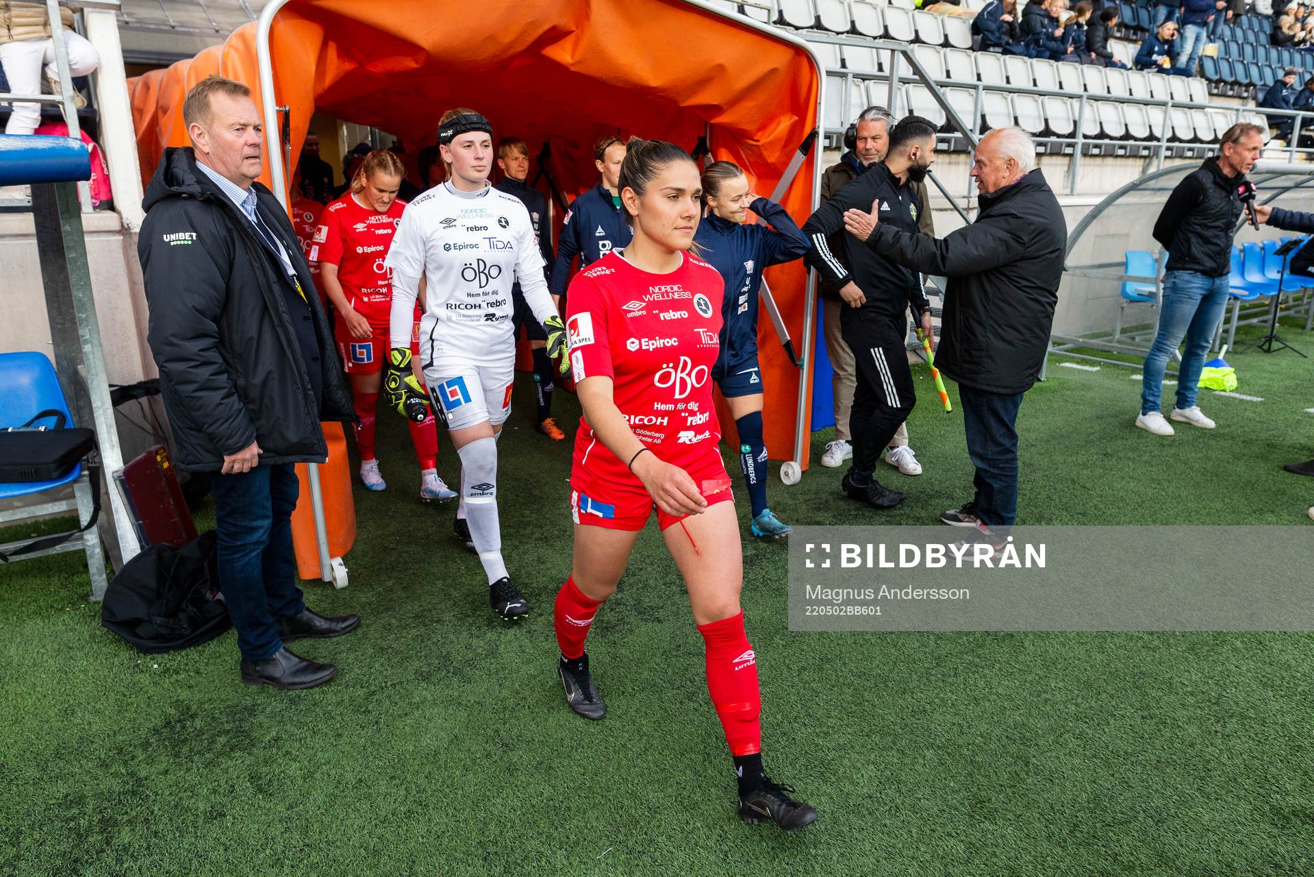Örebros Carly Wickenheiser före fotbollsmatchen i