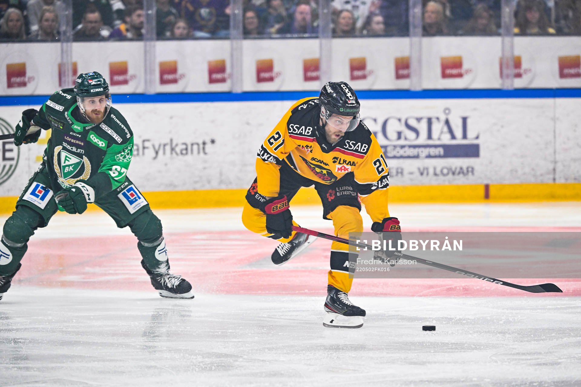 Färjestads Pontus Widerström och Luleås Juhani Tyrväinen