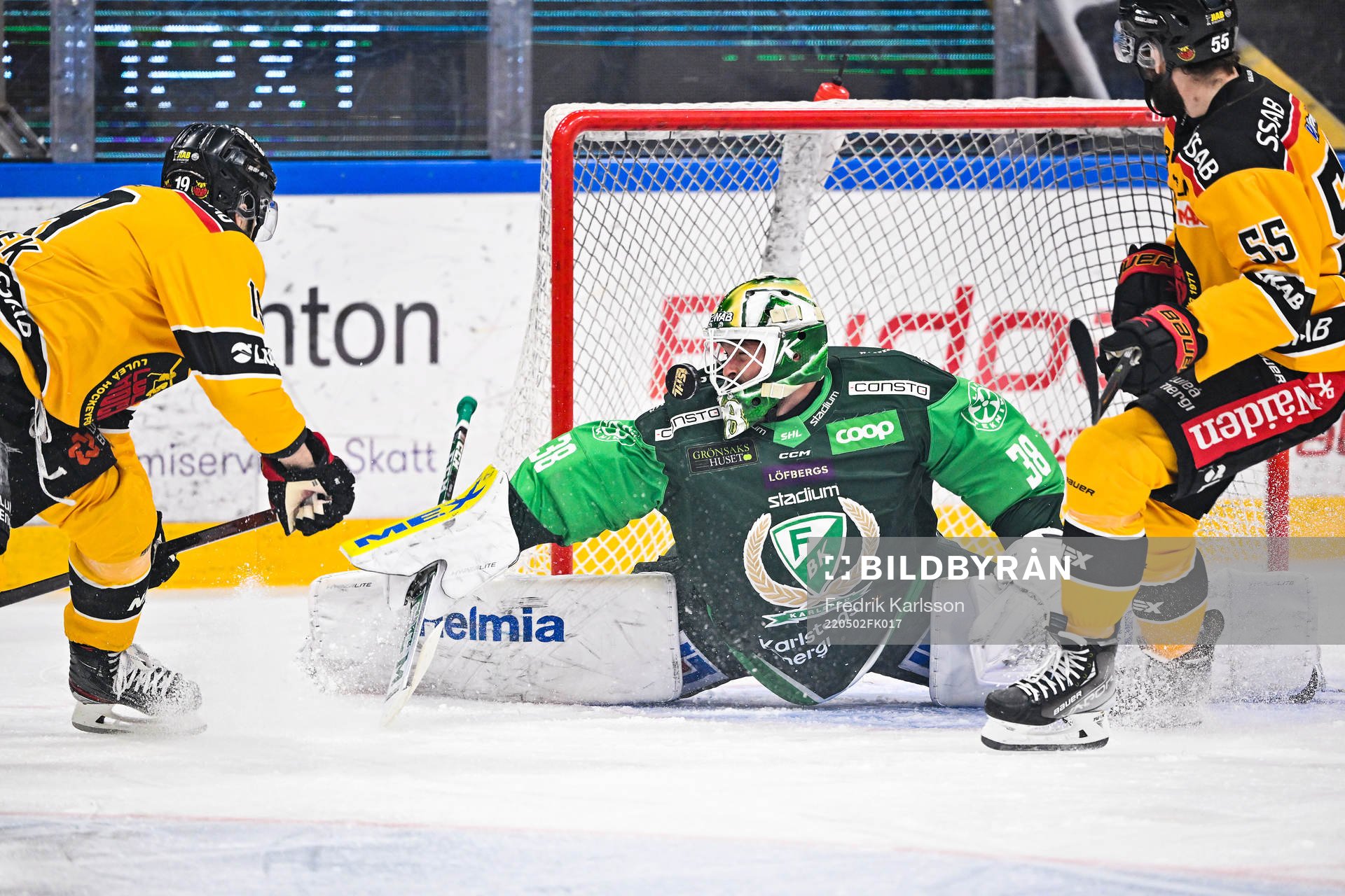 Luleås Konstantin Komarek och Filip Pyrochta mot