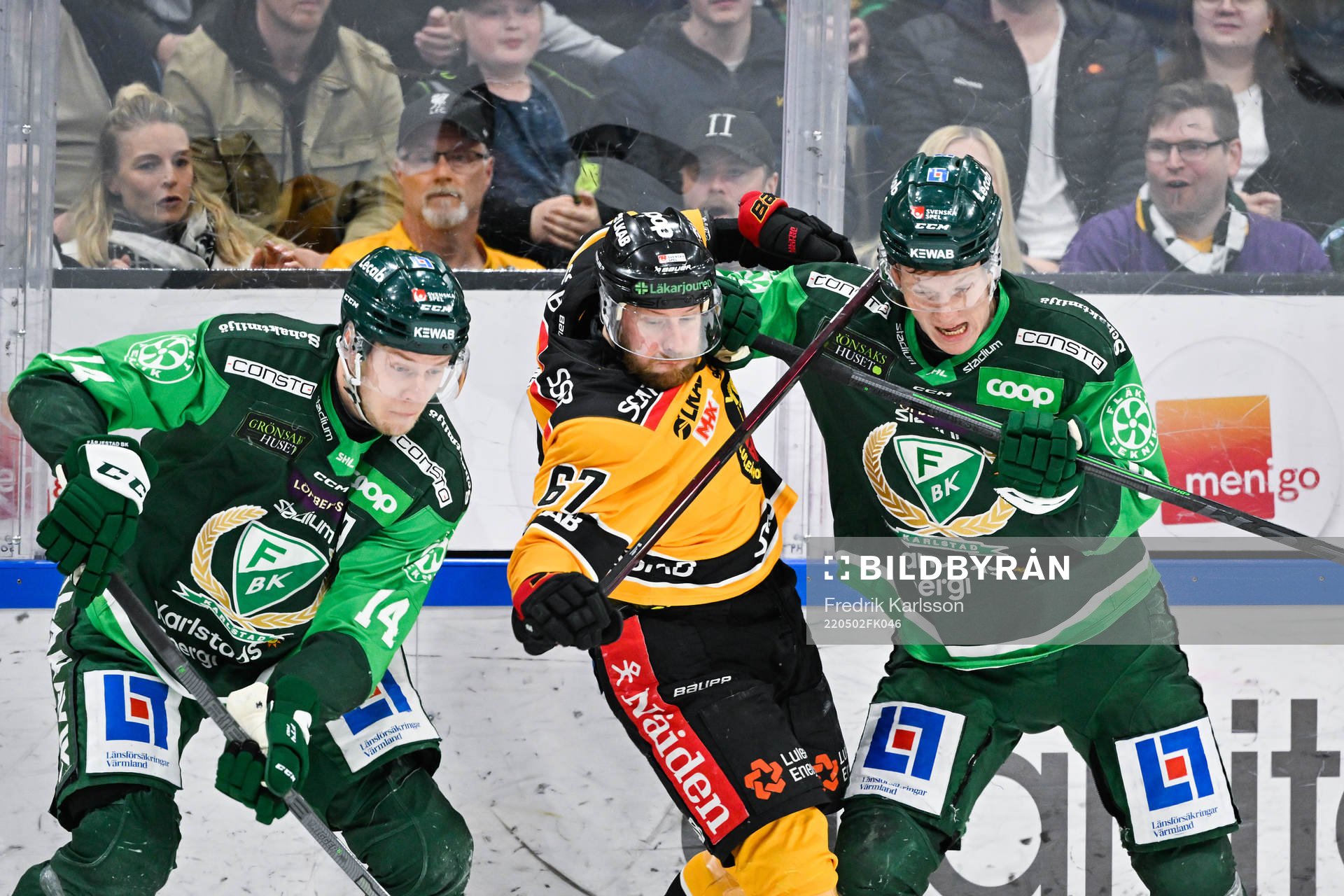 Färjestads Victor Ejdsell och Gustav Rydahl mot Luleås