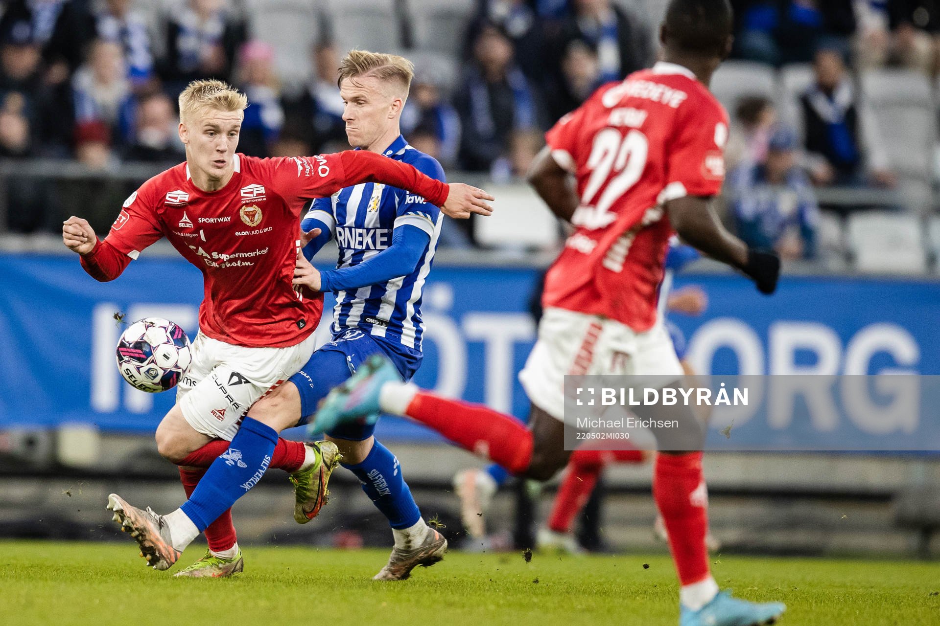Kalmars Carl Gustafsson och IFK Göteborgs Oscar Wendt