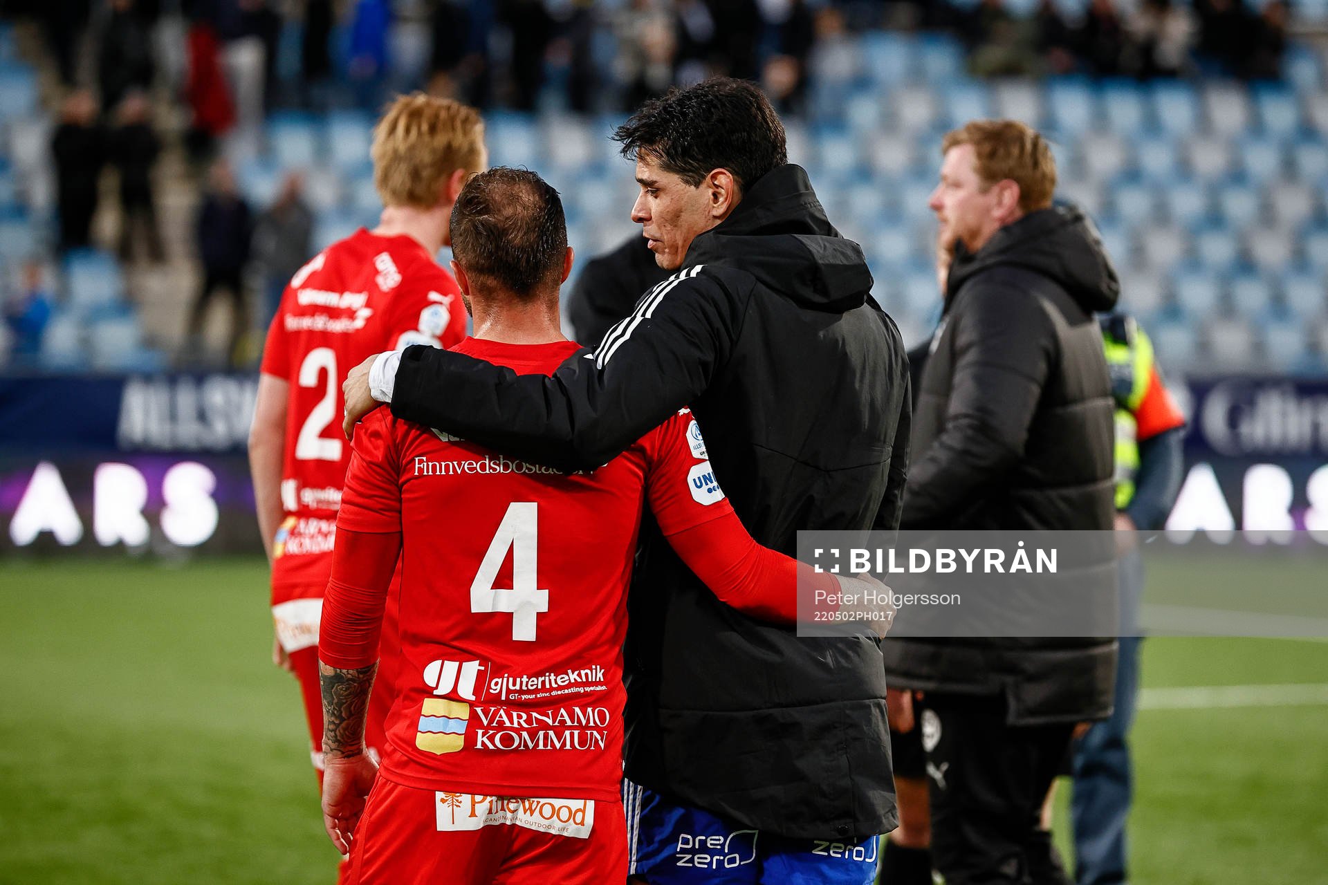 Värnamos Evaldo Nascimento Lamaur Neto deppar och tröstas