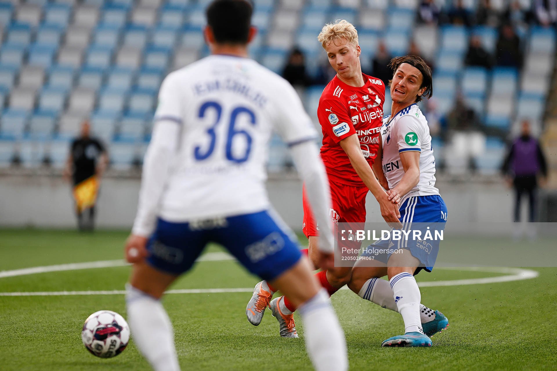 Värnamos Victor Larsson och IFK Norrköpings Jonathan Levi