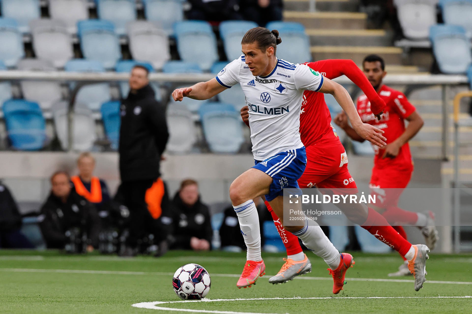 nno9<under fotbollsmatchen i Allsvenskan mellan IFK