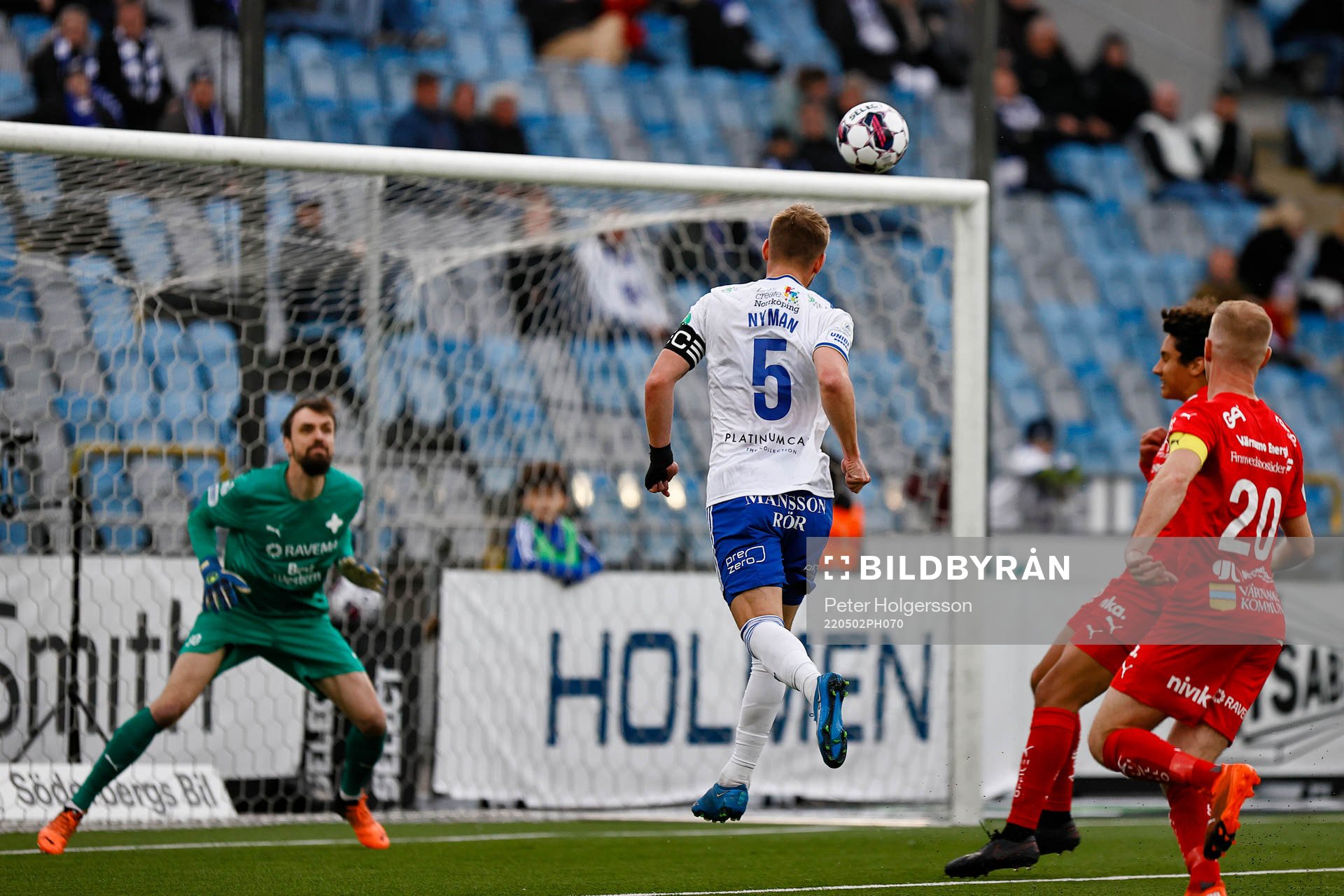 IFK Norrköpings Christoffer Nyman nickar