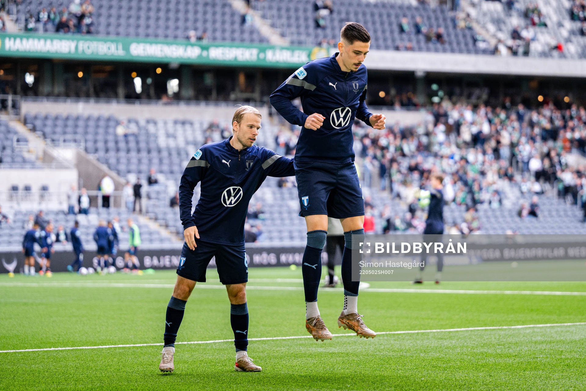 Malmö FFs Oscar Lewicki och Dennis Hadzikadunic