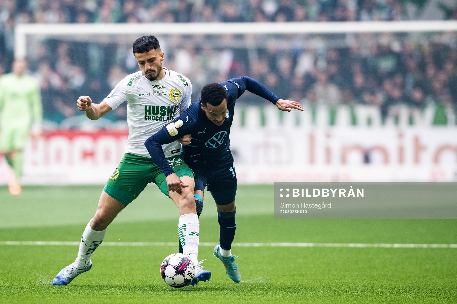 Hammarbys Astrit Selmani och Malmö FFs Martin Olsson