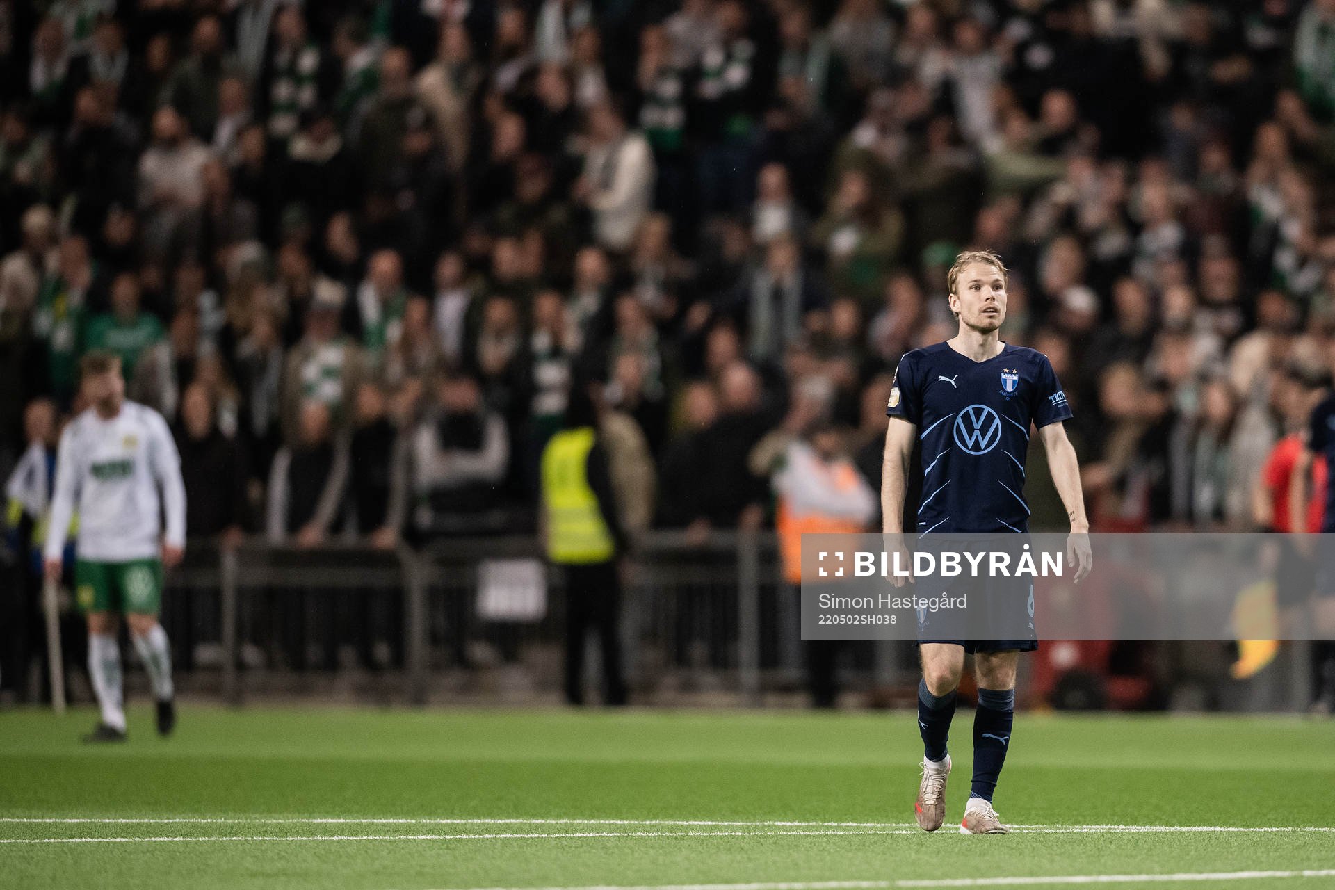 Malmö FFs Oscar Lewicki deppar